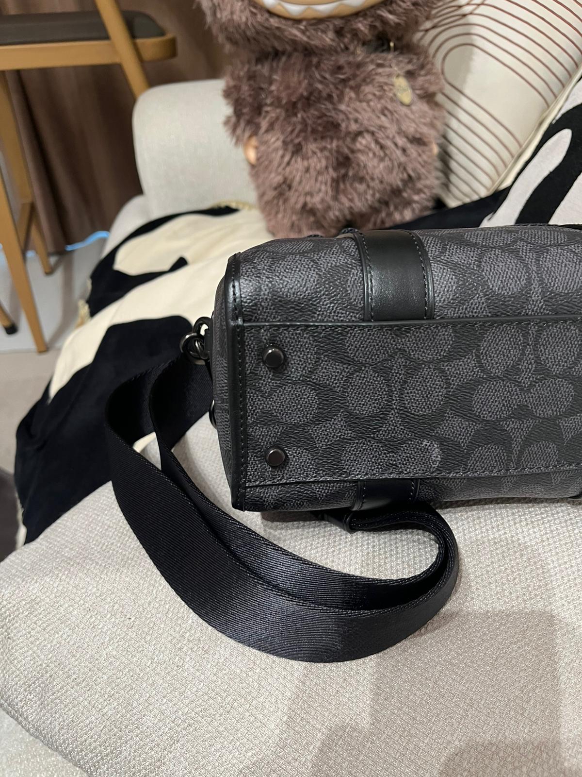 Coach Gotham Duffle 24 in Signature Boston bag 100%Authentic ,98%new ✅Dust bag