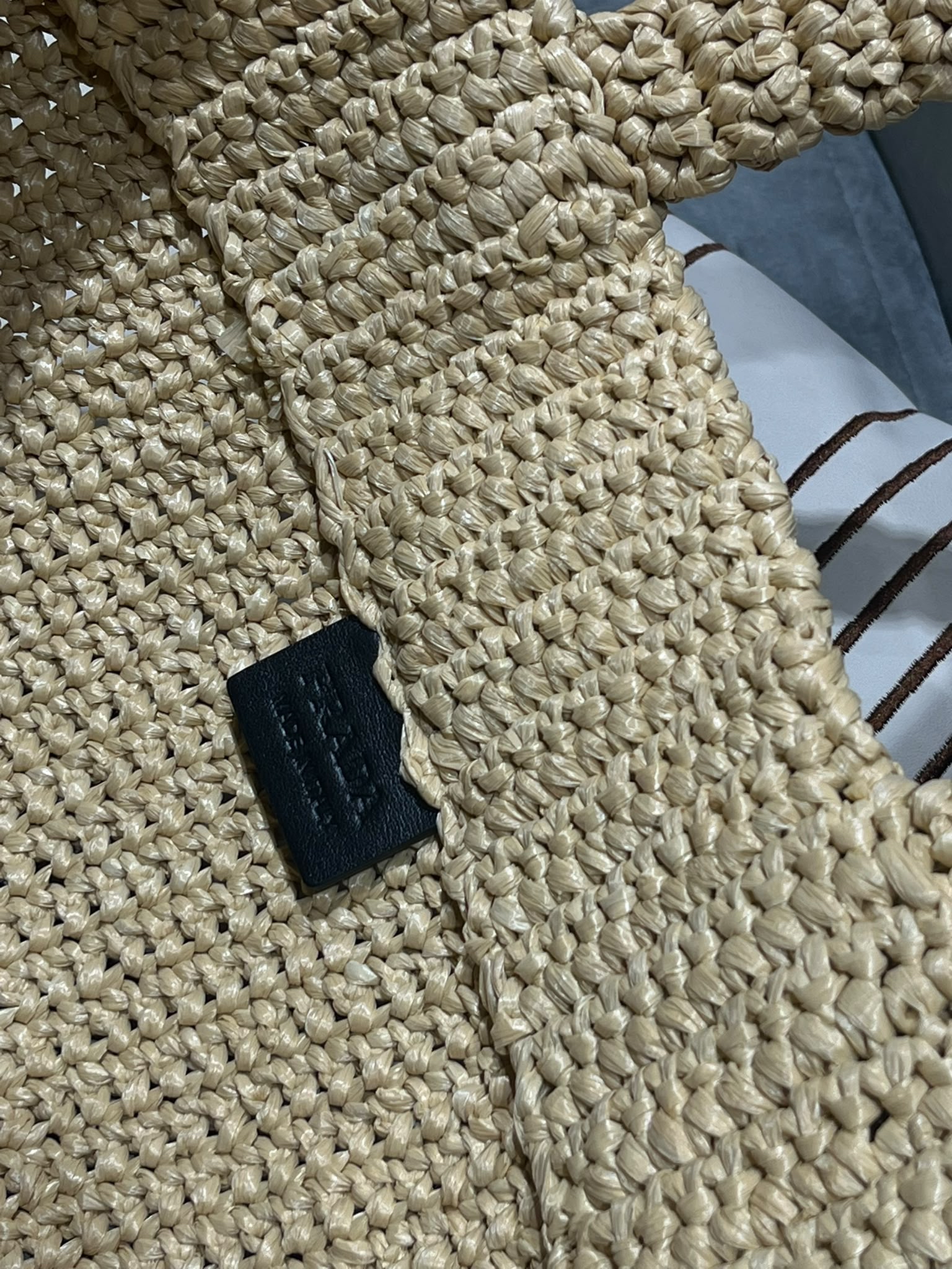 Prada Crochet tote bag 100%Authentic, 98%new ✅Dust bag