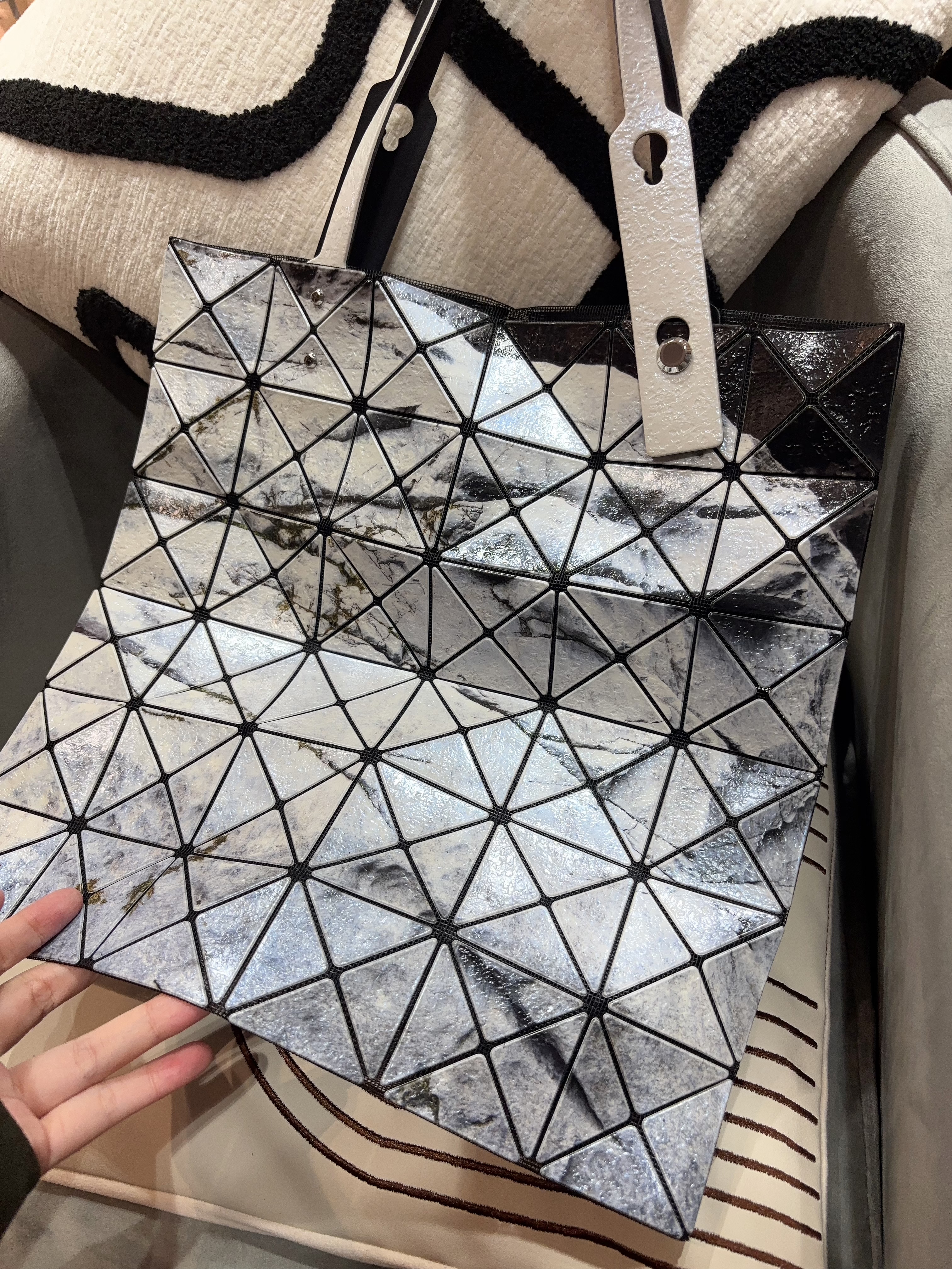 Issey miyake bao bao tote bag 100%Authentic, 99%new ✅dust bag