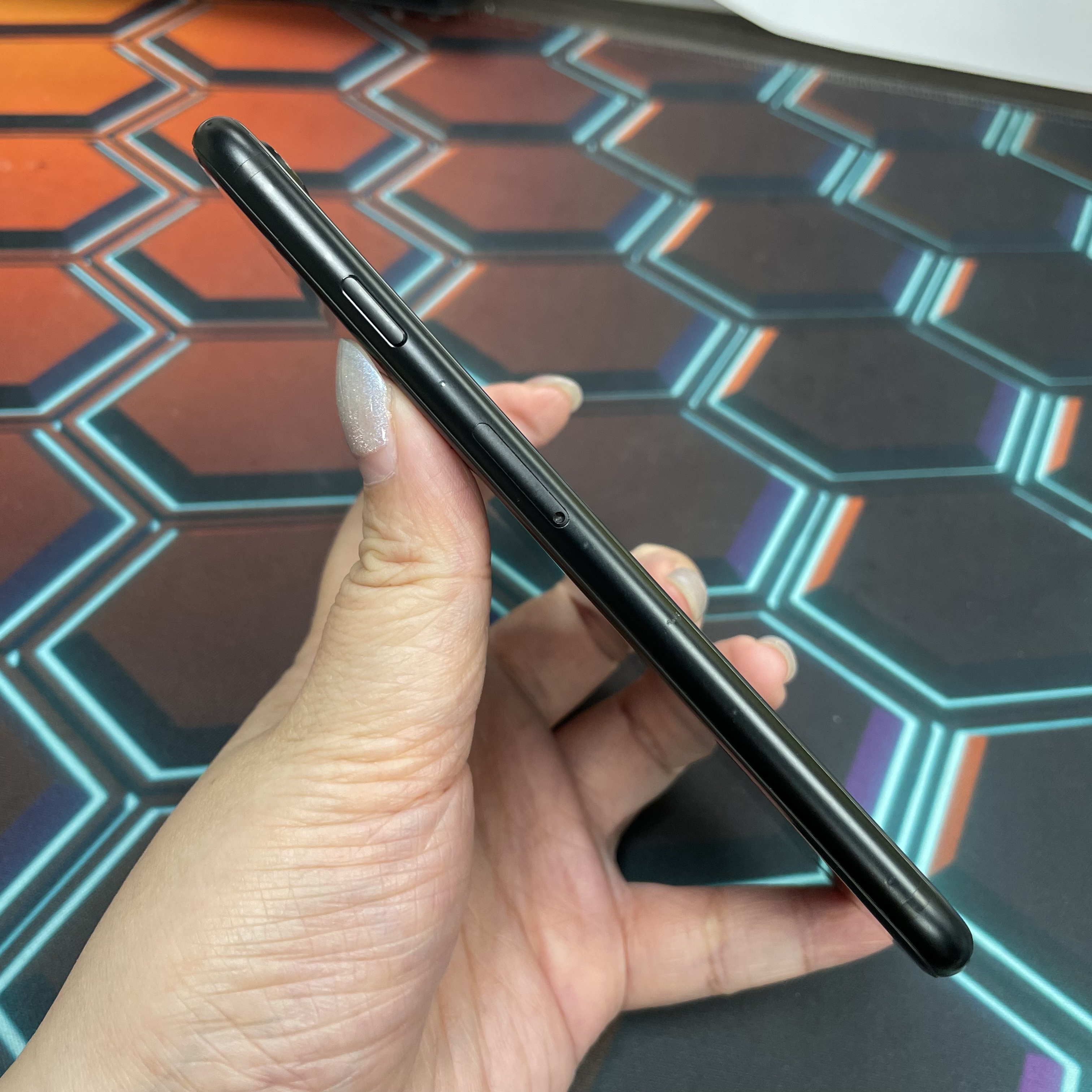 *7158 SE 2 勁靚機 128GB 電100 黑色 black