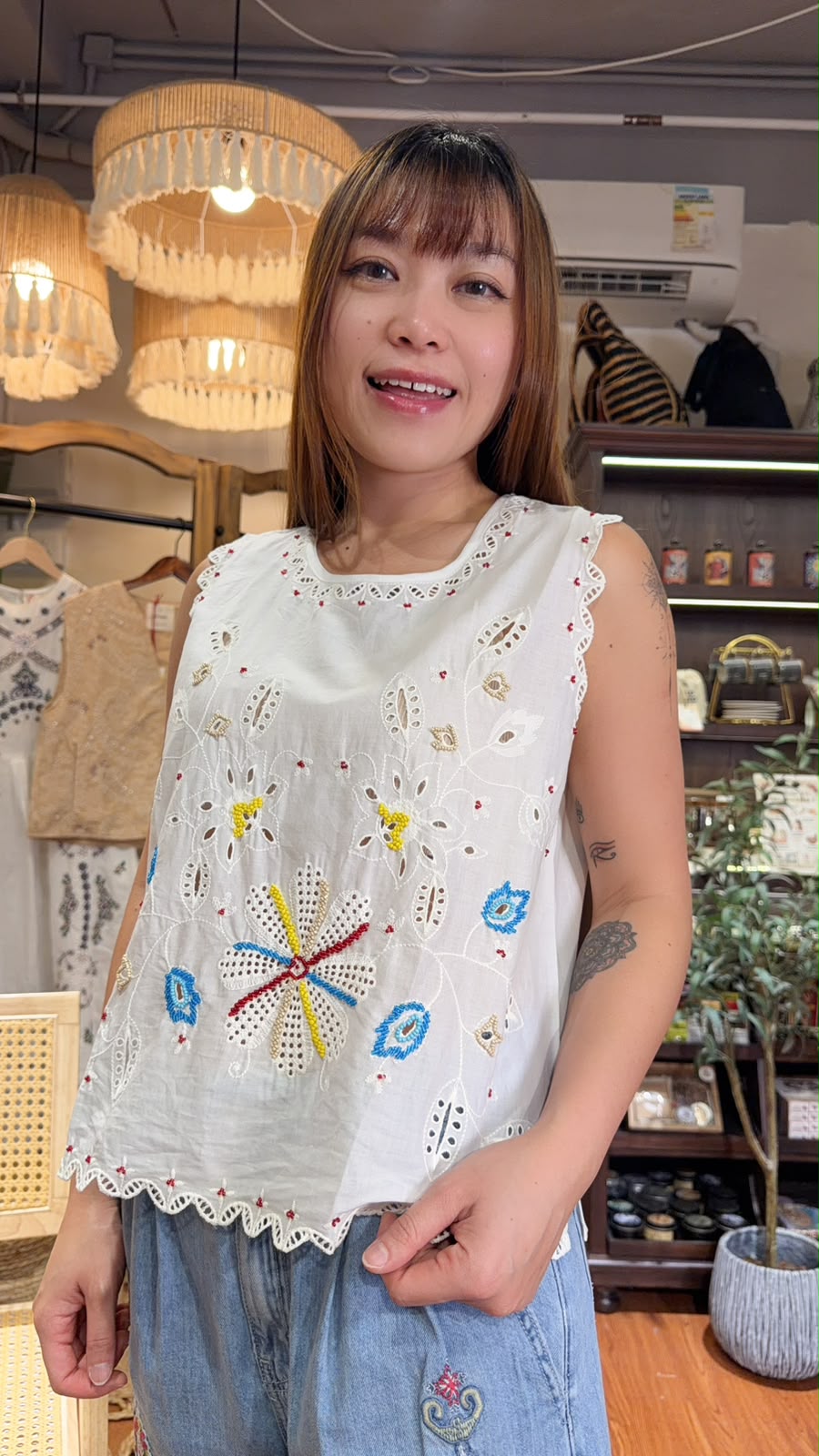 PKT 2625 White Flower Pattern Emb. Top