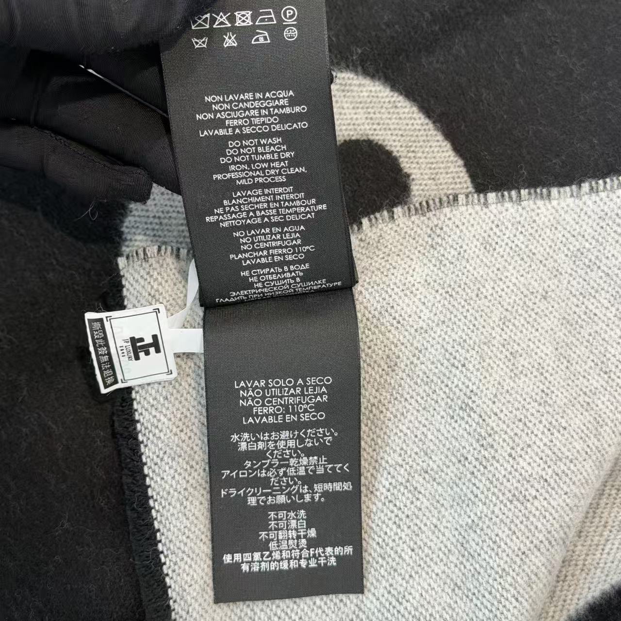 BALENCIAGA巴黎世家 圍巾 經典字母logo 羊毛絨線圍脖 男女同款