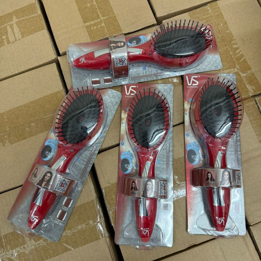 呢個價錢有齊2把梳😱😱😱$120。原裝行貨 2年原廠保養Vidal Sassoon 負離子梳 VS794487RHVidal Sassoon 🇬🇧 負離子梳