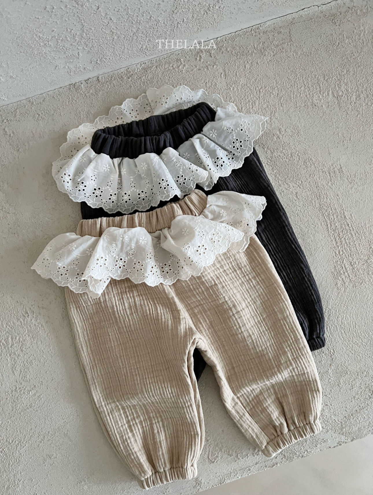 🌸預訂 韓國直送🌸🇰🇷THELALA兩色蕾絲荷葉邊棉紗束腳褲