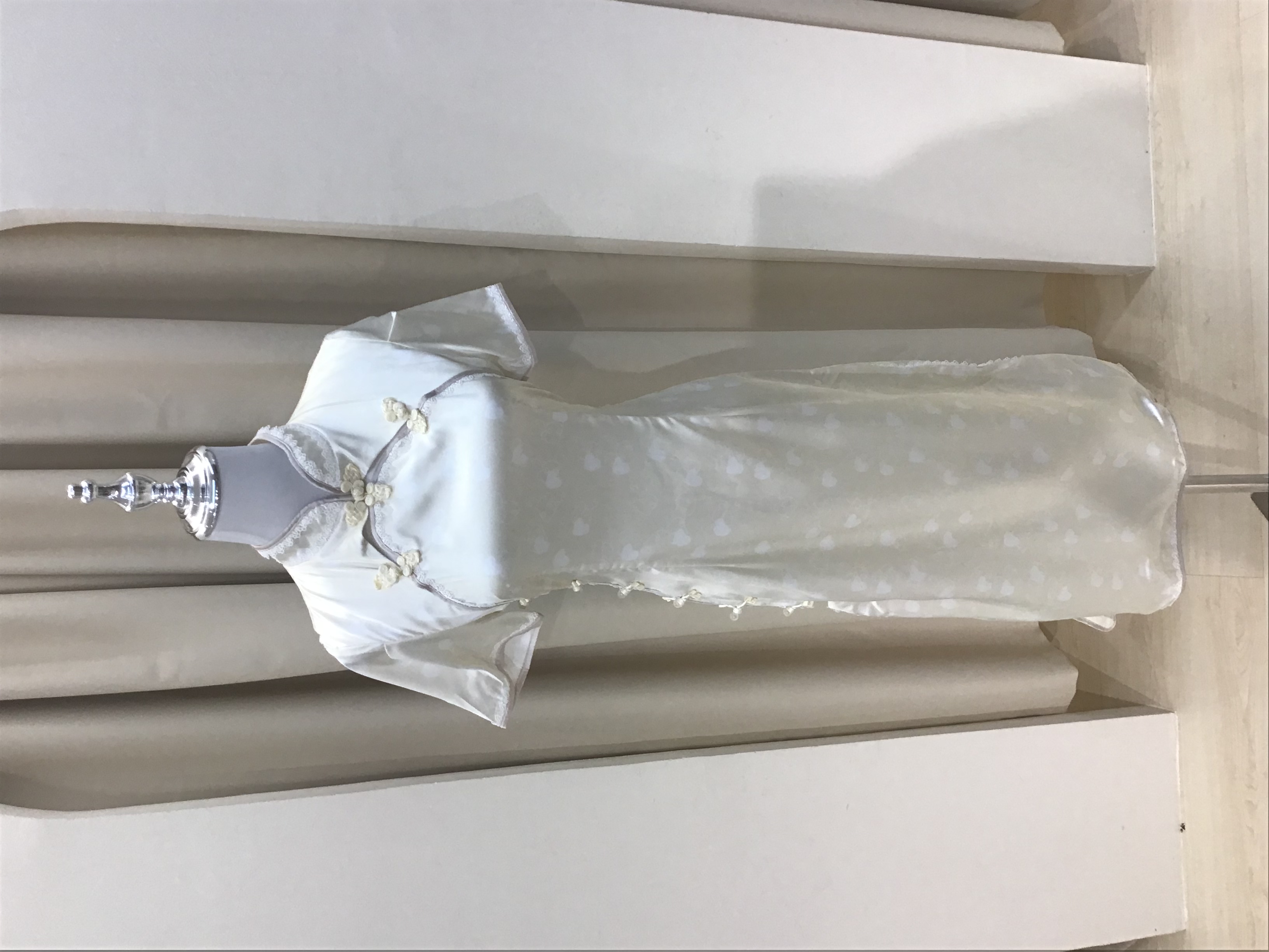 米白色中长款旗袍