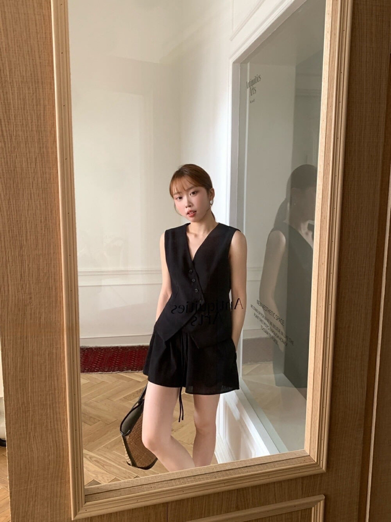 Celeste Vest Top + Short set 法式简约设计马甲上衣+抽绳短裤套装 （3 colours）