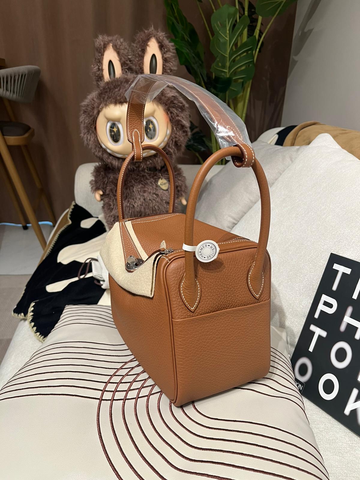 全新 Hermes Lindy 26,STAMP W, GOLD 100%Authentic,100%NEW 全新貨品 ✅收據✅dust bag ✅box