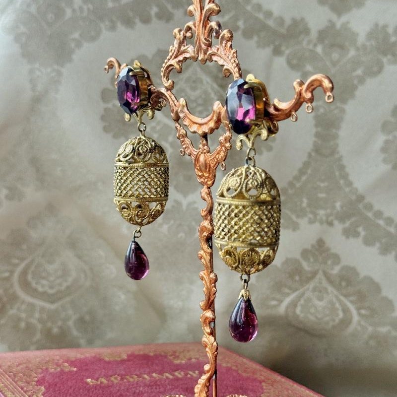 C.a. 1950s Czechoslovakian Baroque Style Gilded Lattice Clip Earrings with Amethyst Glass Teardrops(MT2421)