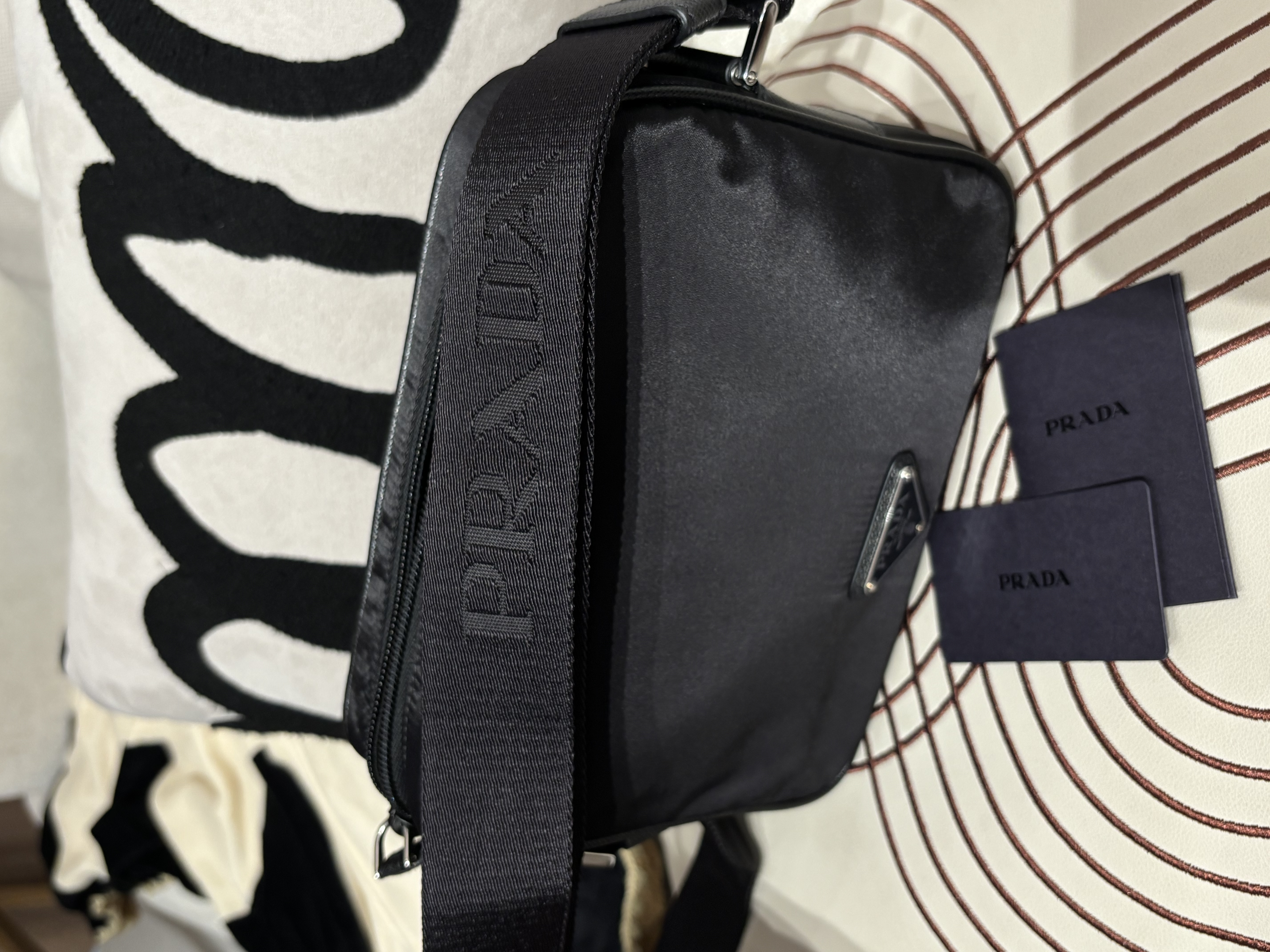 全新Prada re-nylon crossbody bag 100%Authentic ,Brand New ✅nfc,booklet✅塵袋