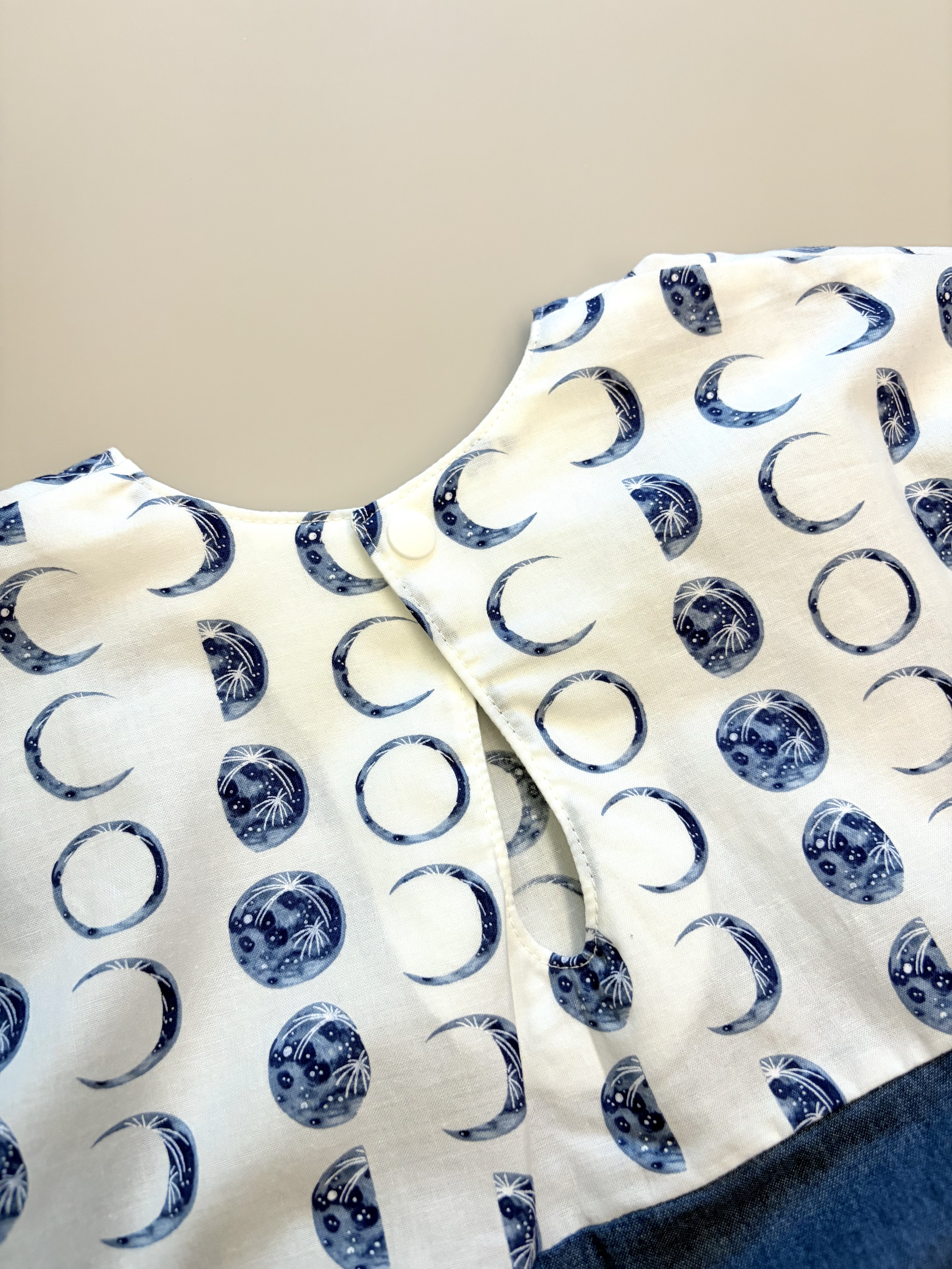 月相拼接寬鬆上衣（Size: S）