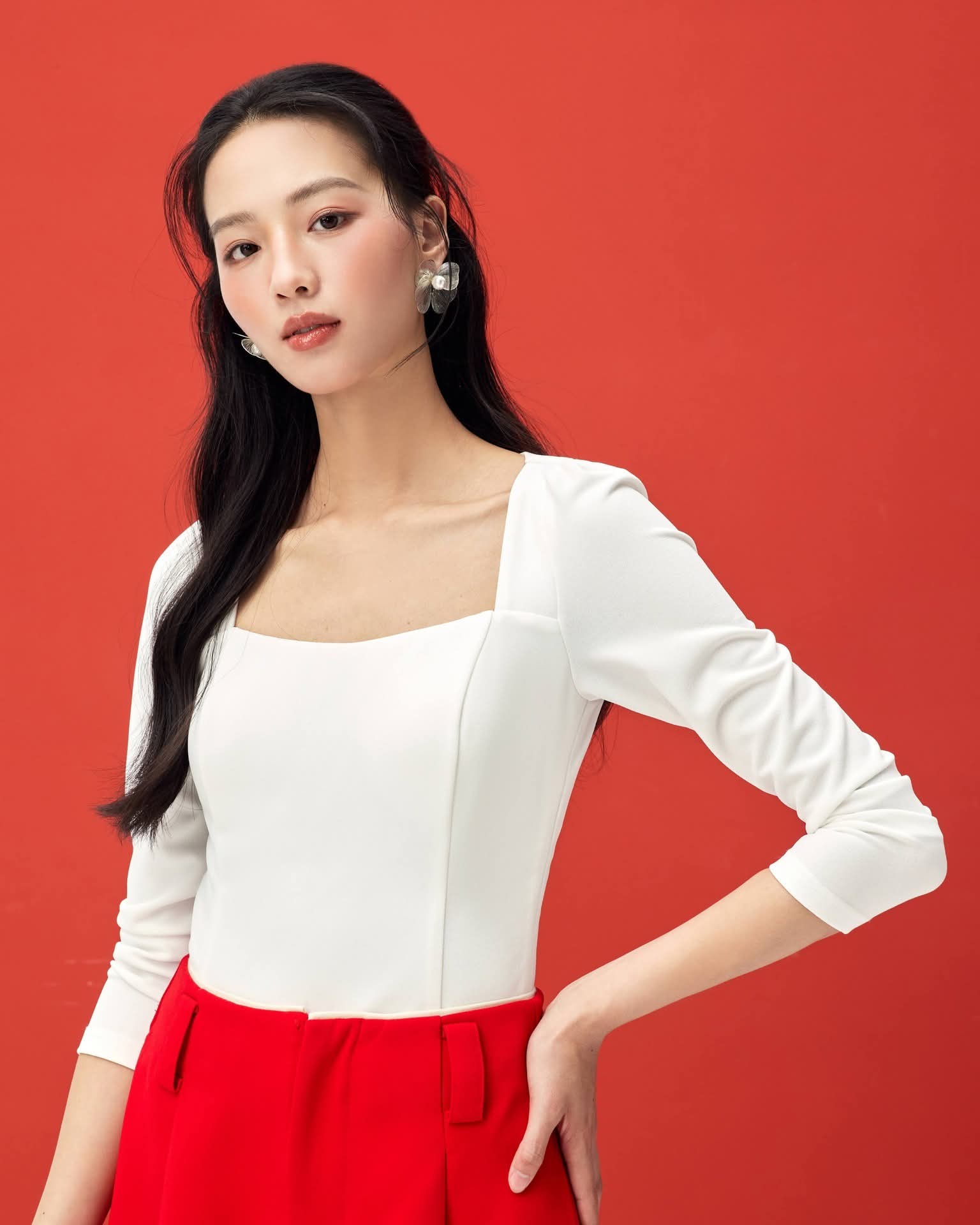 四方领自带胸垫上衣 T0773