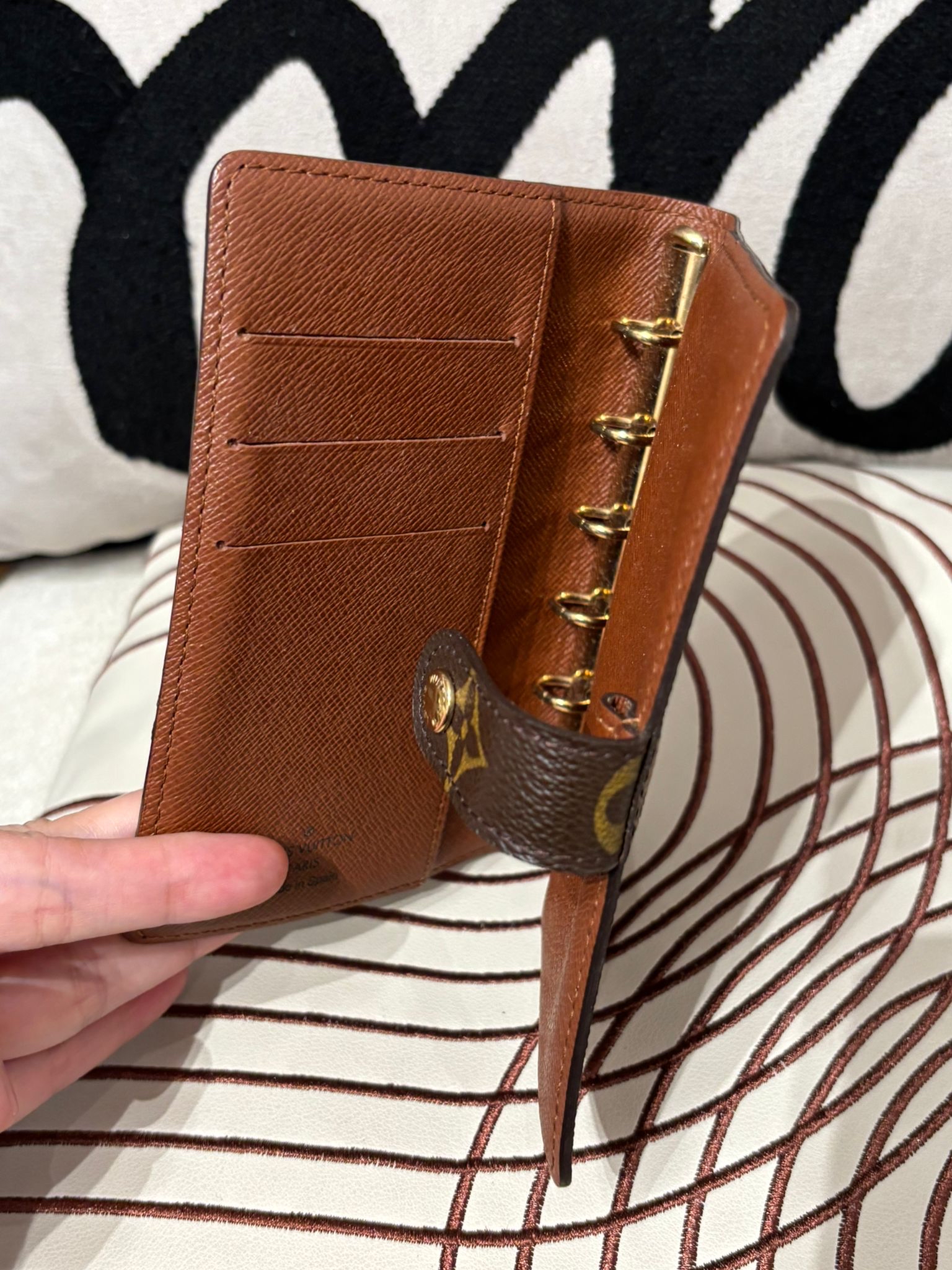 Lv Monogram cover 記事本封套 100%Authentic,95%new✅防塵袋