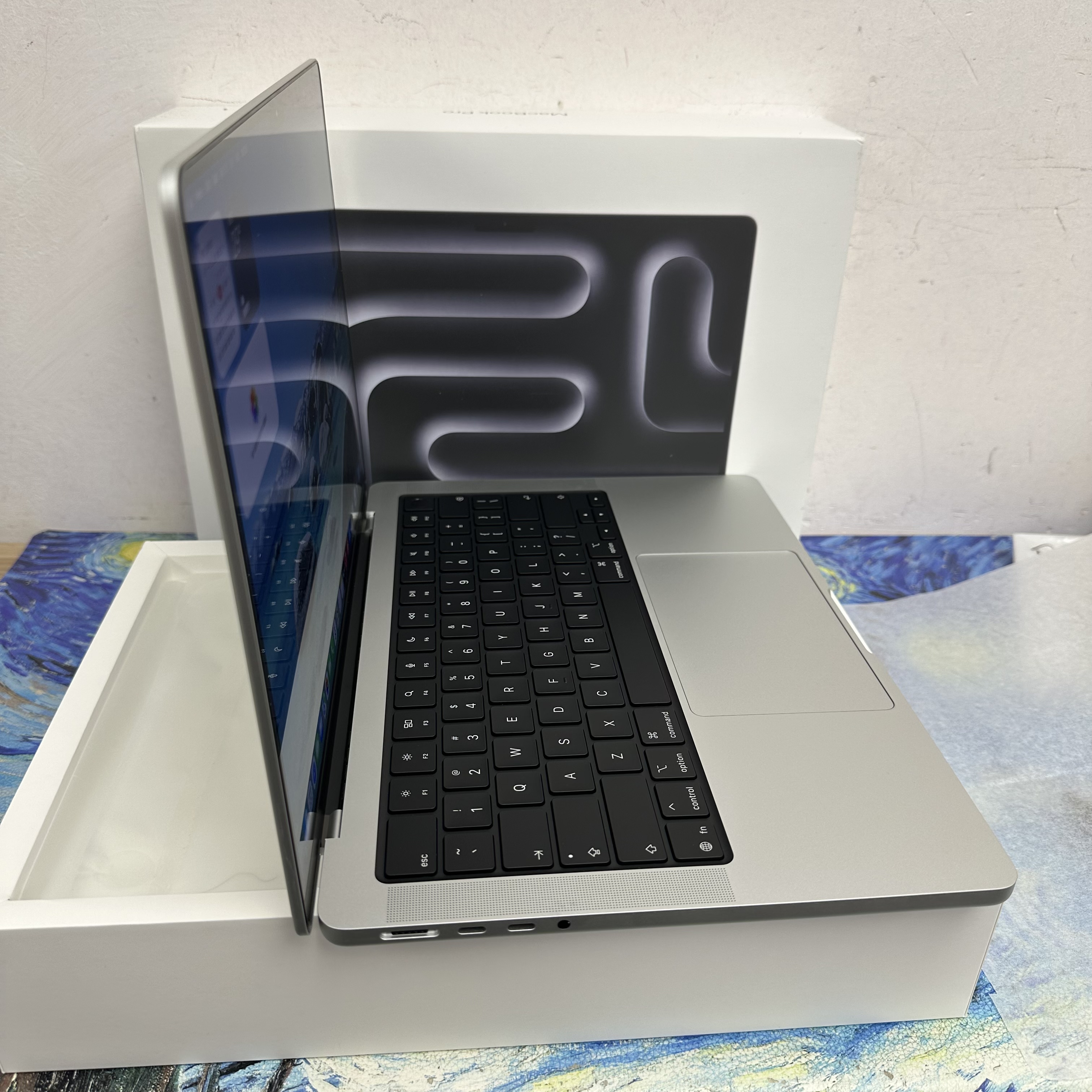 #5930 全新質素Apple MacBook M5 Pro 2025 M5 Pro CPU/24GB Ram/1TB SSD/16核心GPU/Liquid Retina XDR Mon/14吋/銀色/ MacBook Pro M5 / MacbookPro M5 Pro / Laptop / Notebook / Ultrabook / Netflix/ YouTube / Black / silver