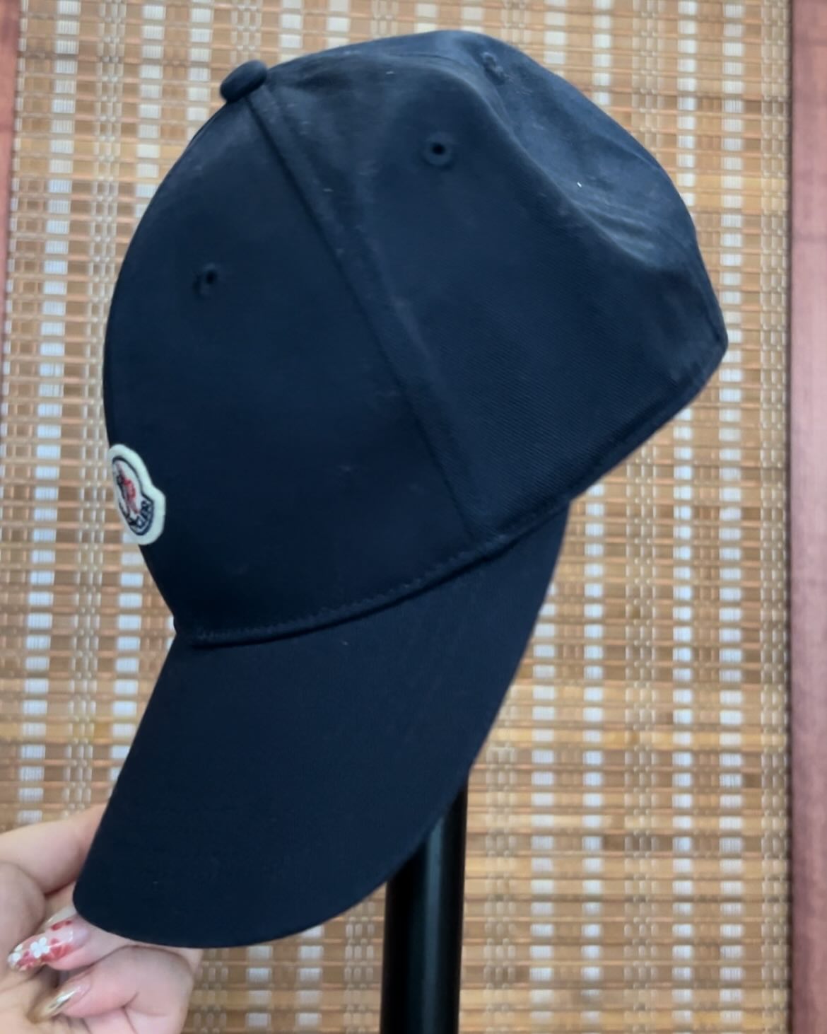 Moncler cap price online