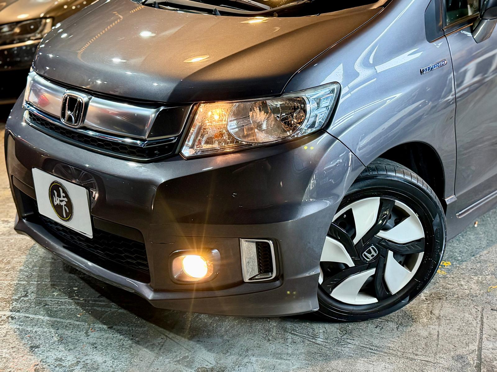 Honda Freed SPIKE Hybrid 2013