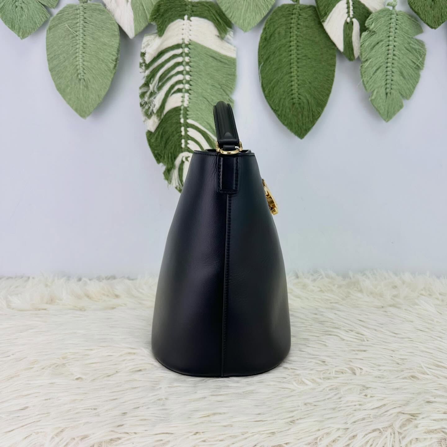 CELINE 🤍PRE OWNED LOUISE Medium Size 黑金水桶包 🖤