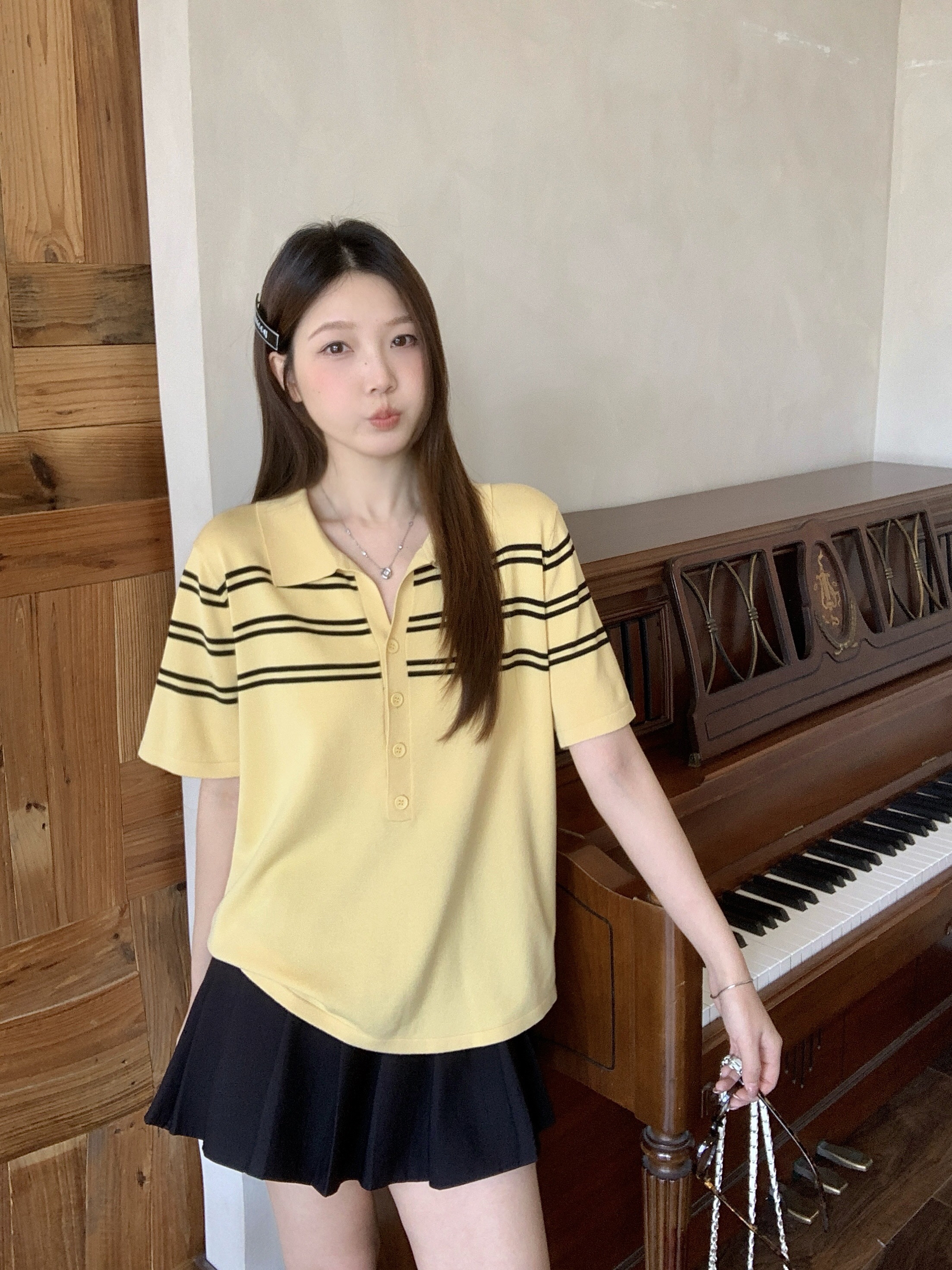 B04(69415) 韩系正肩翻领撞色三排双横纹肩3色针织上衣 