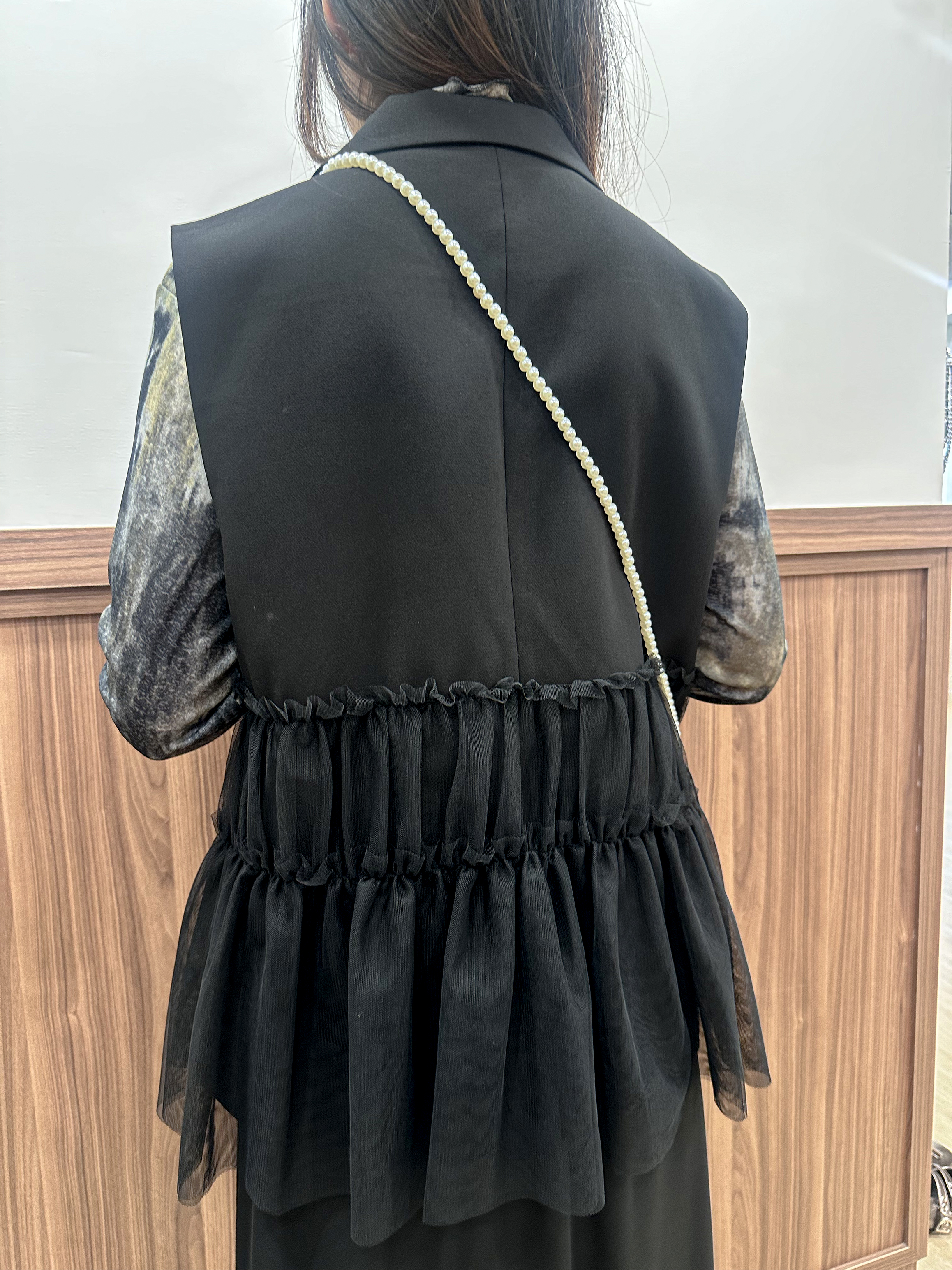 離開舒適圈～輕奢感皺紗拼接西裝背心外套 MIE0008 - 黑色 Black