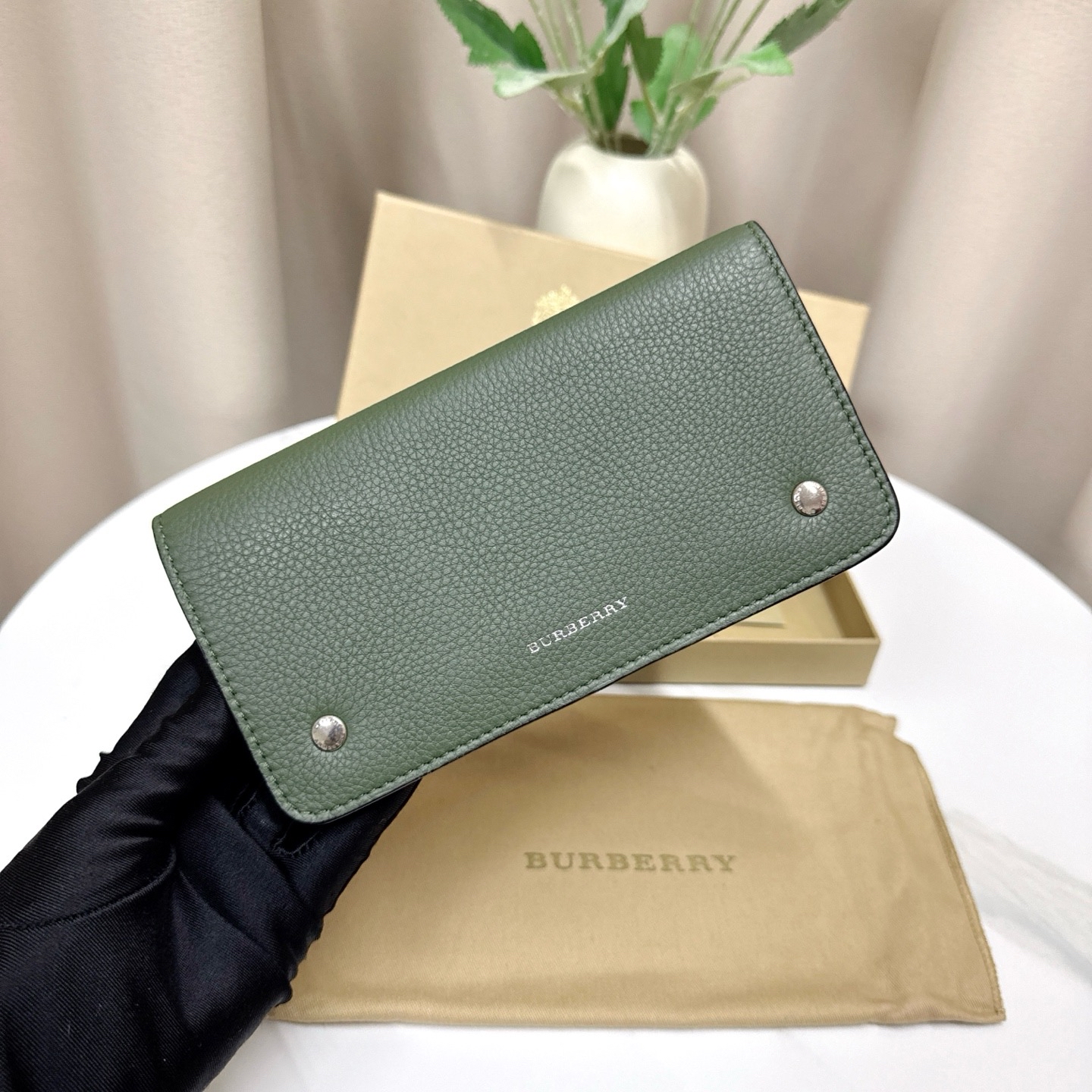 【預訂貨品】閒置新⭐️  Burberry綠色長款銀包