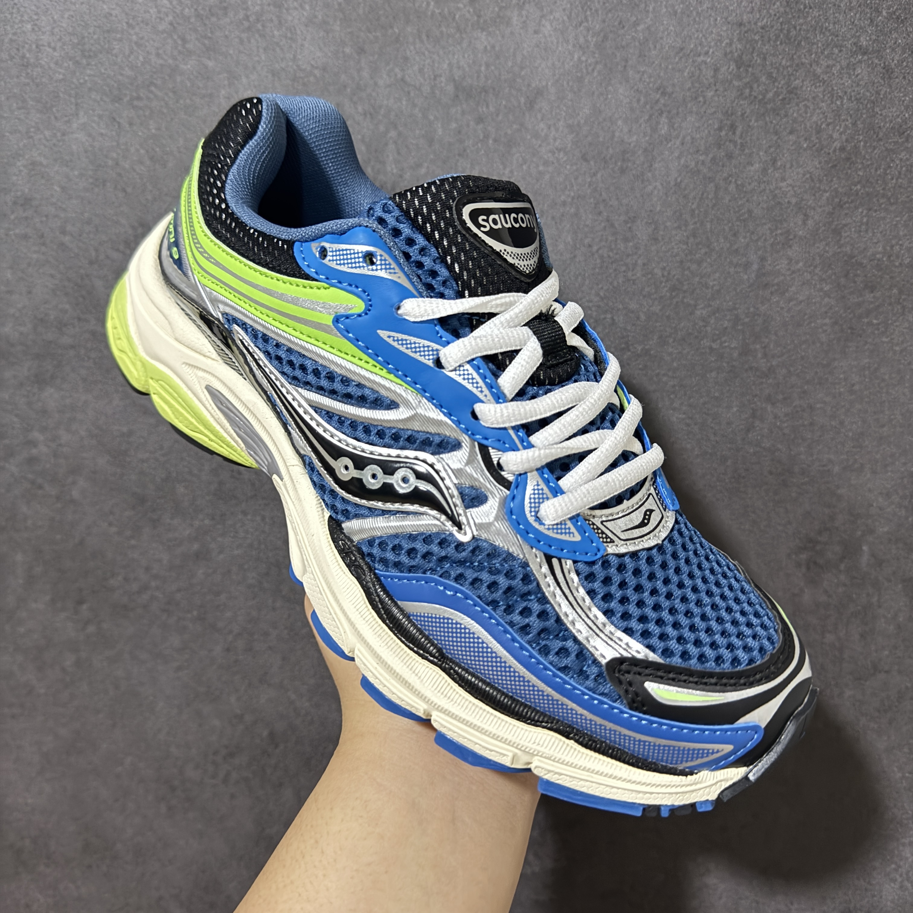 Saucony ProGrid Omni 9 OG