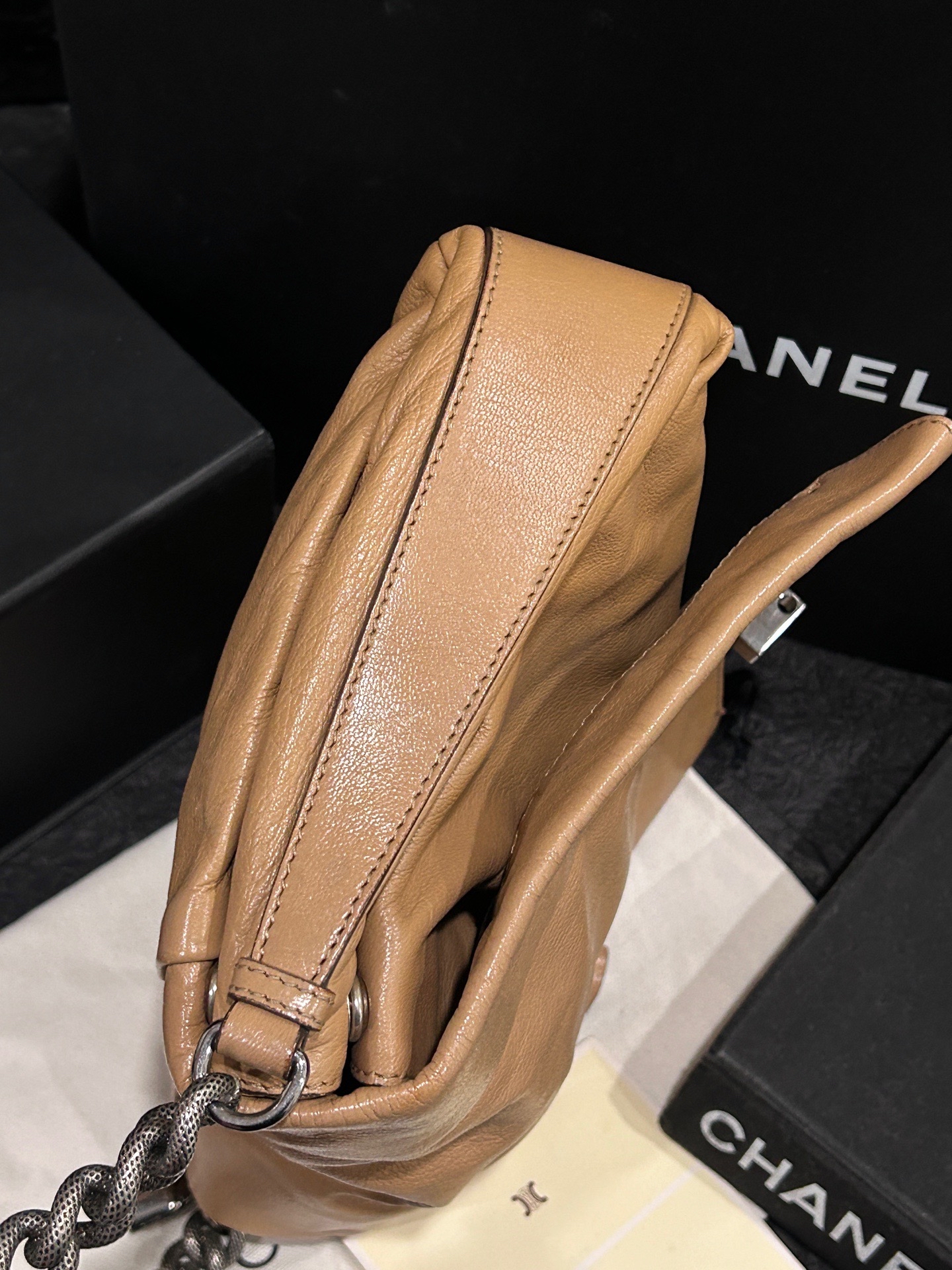 【預訂貨品】Celine 奶茶色油蠟皮方扣包 