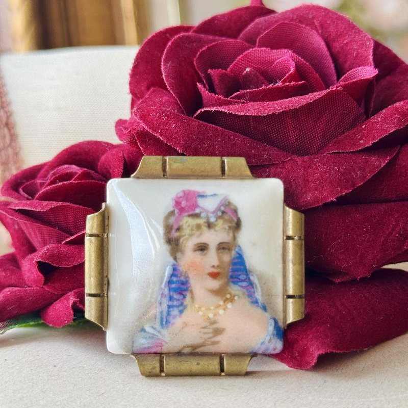 RARE! Antique Late 19th Century Hand-painted French Limoges Aristocratic Lady Portrait Porcelain Brooch(MT2318)