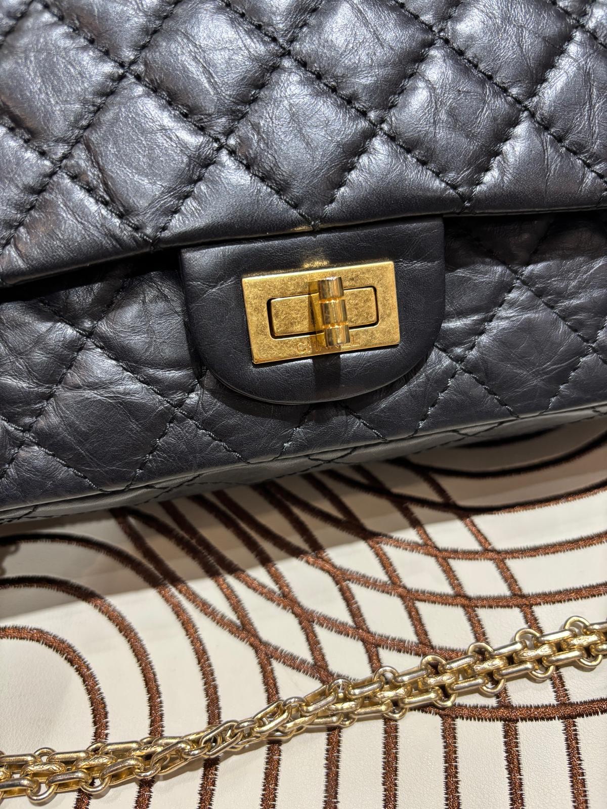 Chanel 2.55 Flap Bag Small 黑色金扣100%Authentic, 95%New ✅Card ✅Dust bag✅Box