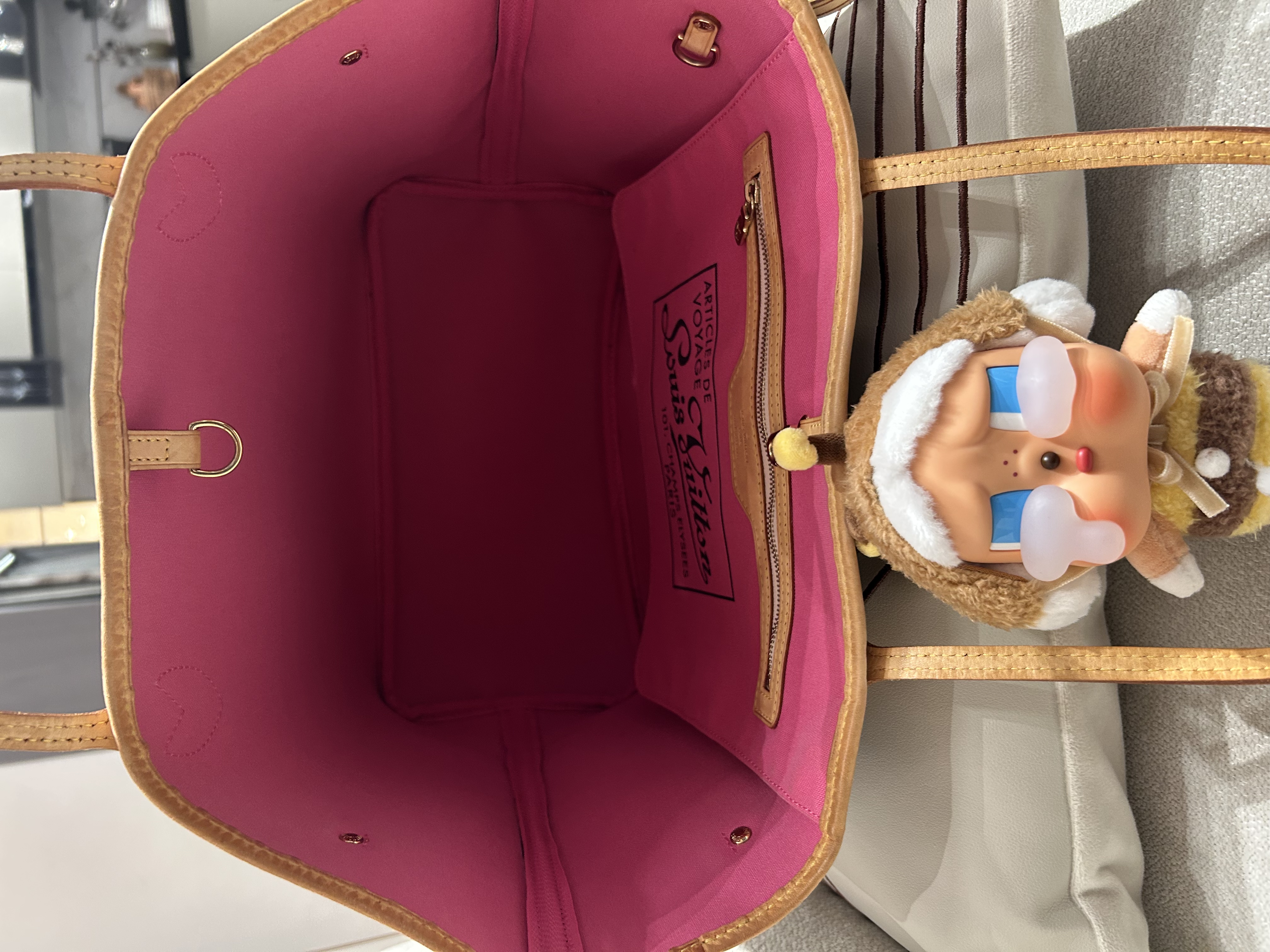 LV Neverfull Limited Edition Tote bag 100%Authentic, 90%New