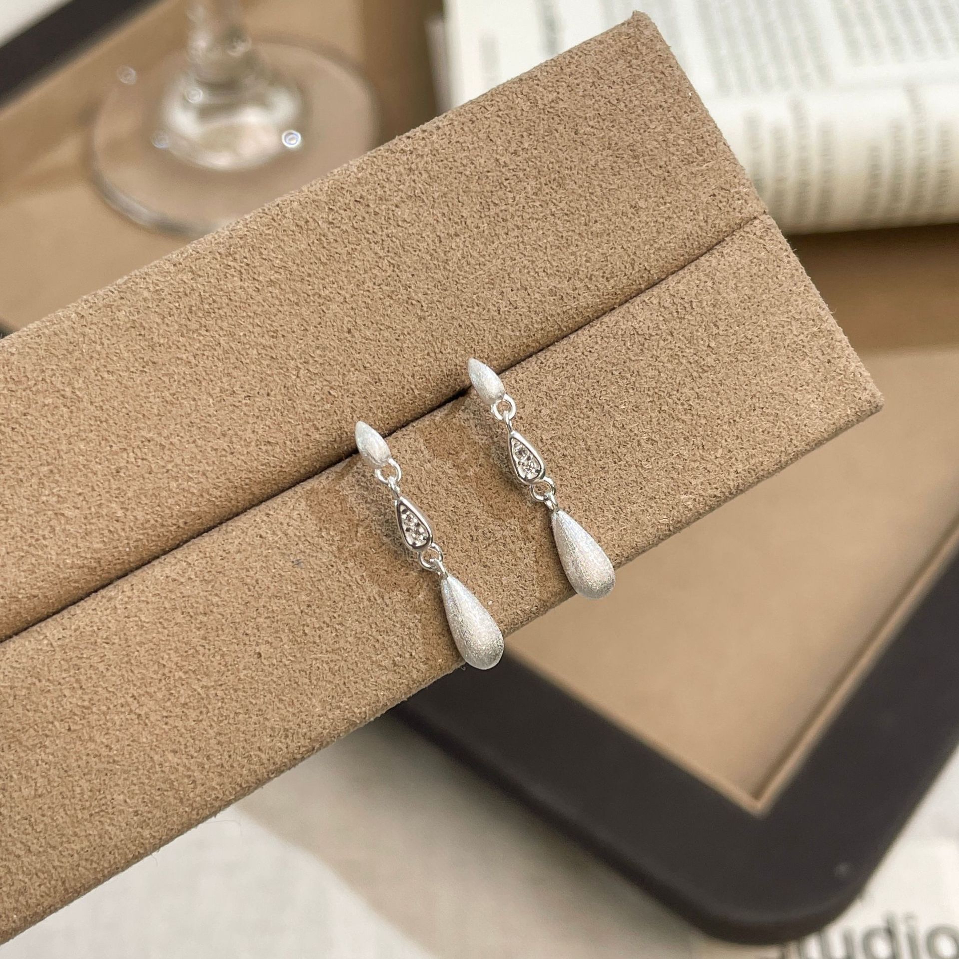 拉丝水滴流苏耳钉