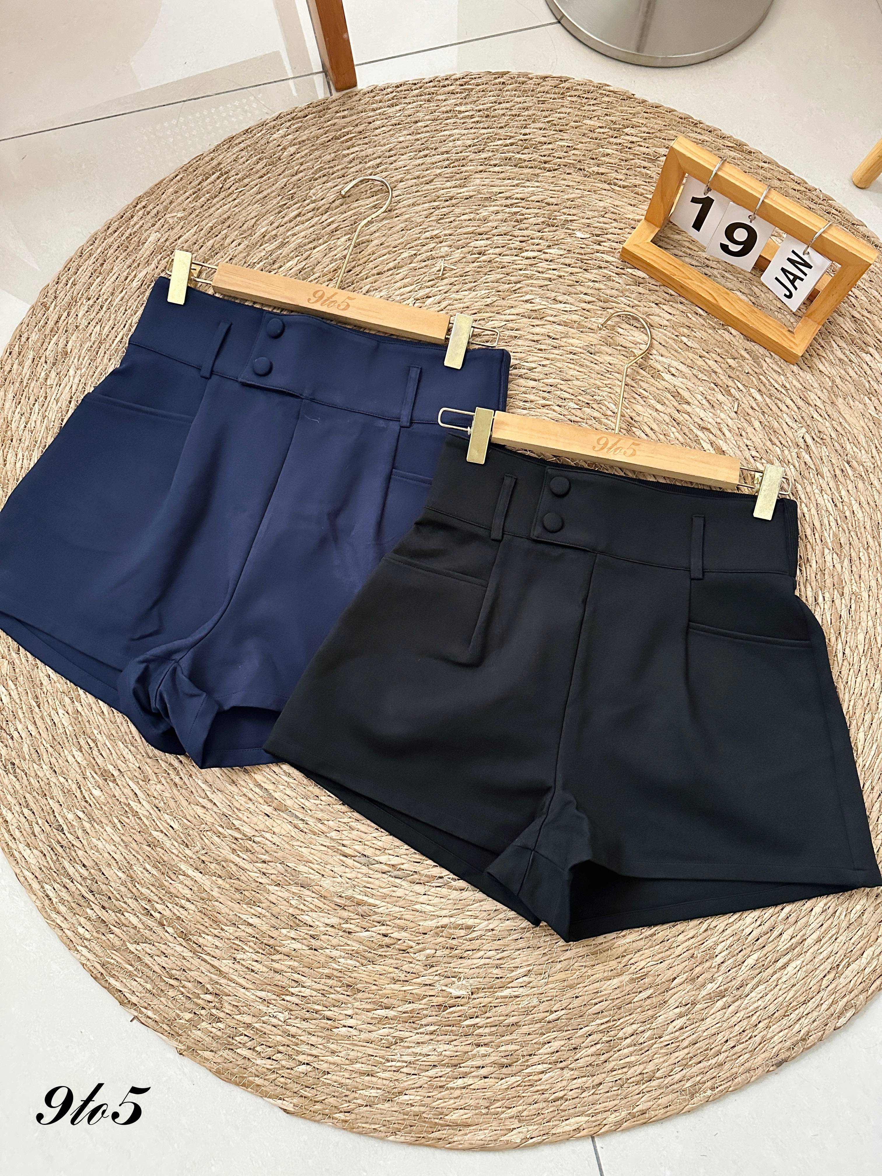 S1770 A Line Short Pants - Black & Blue