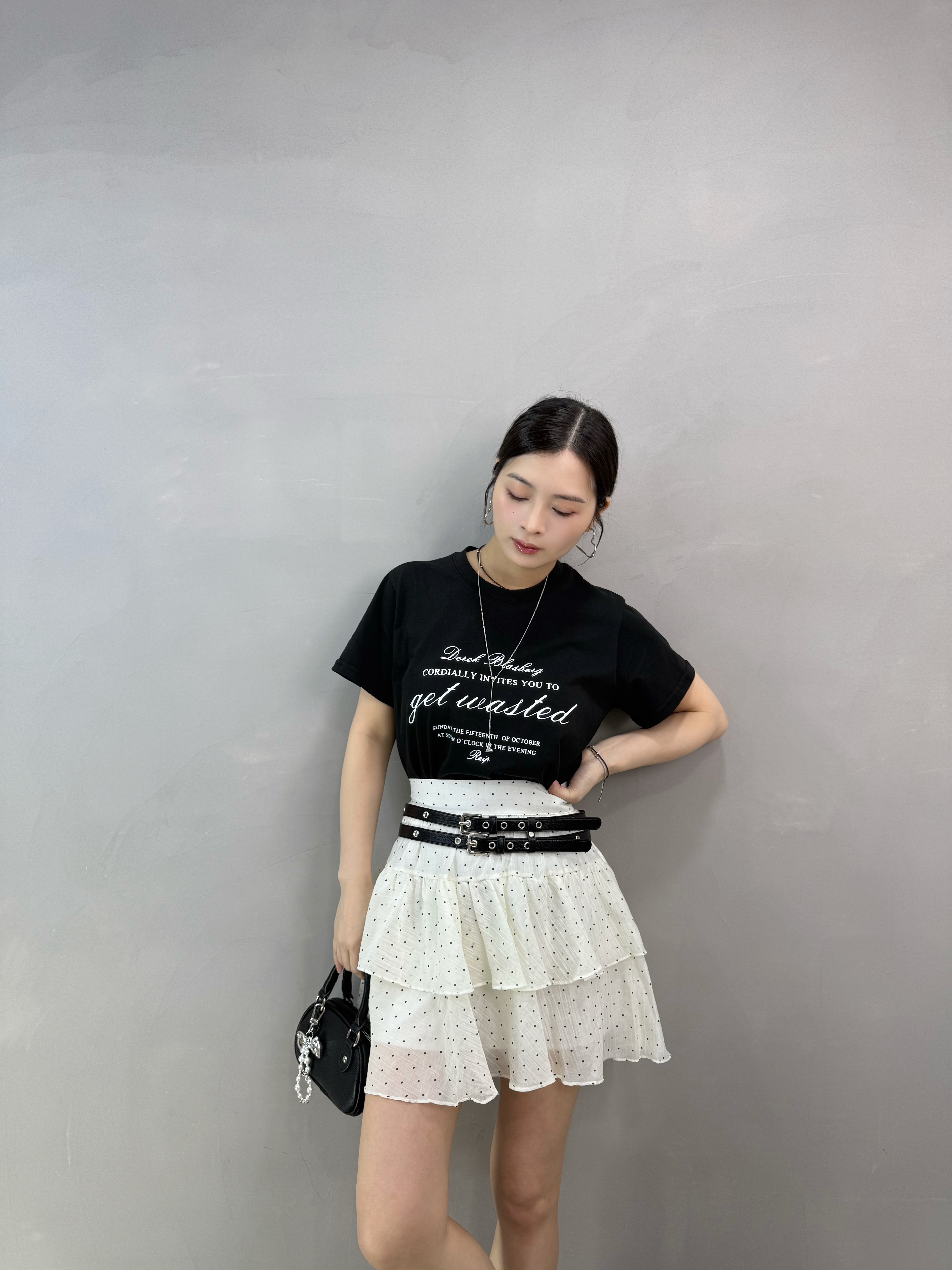S68 撩草字英文字tee