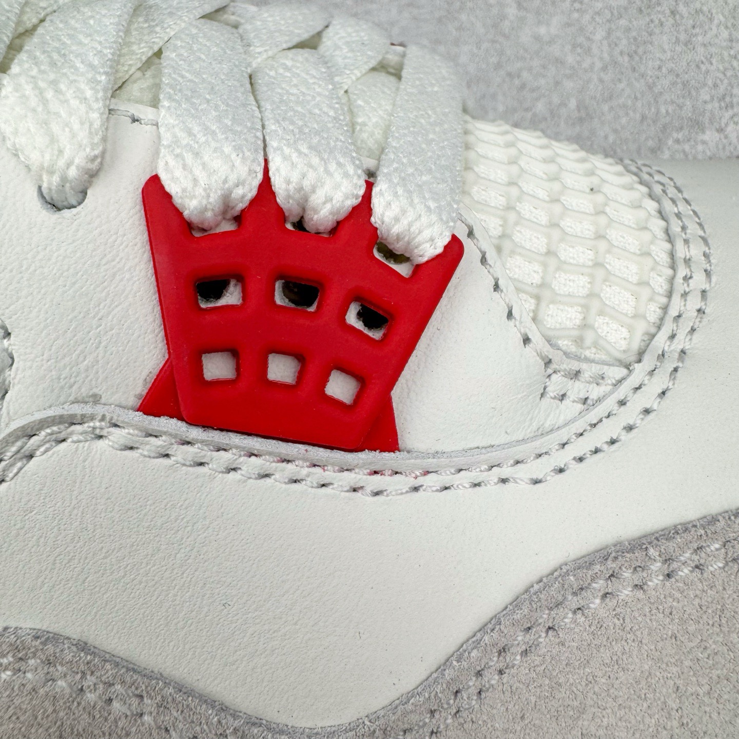 Nike SB x Air Jordan 4 Retro SP "Varsity Red" DR5415-106 