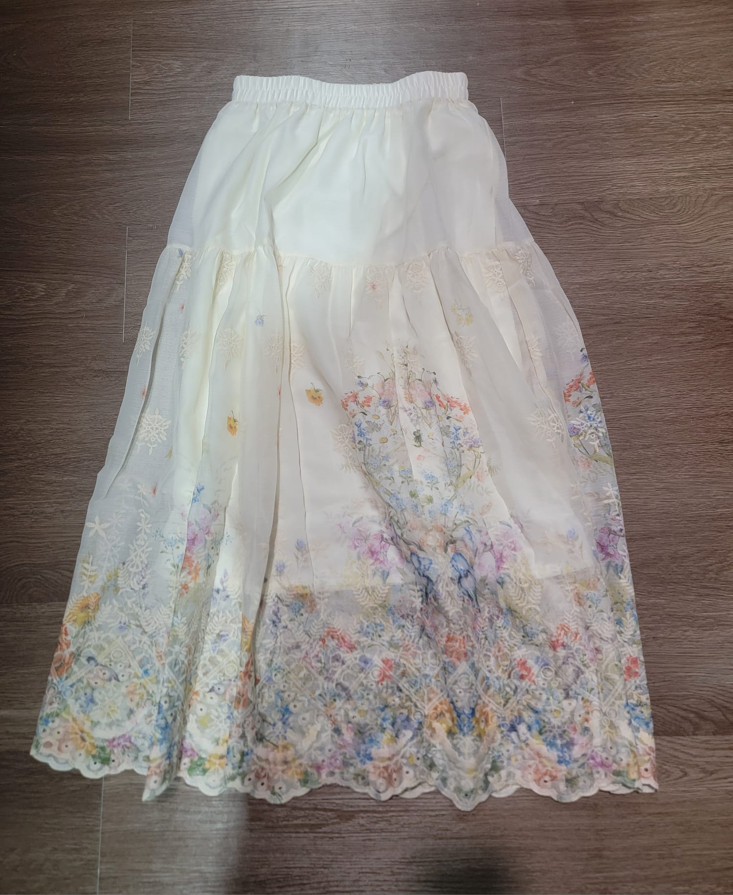 高質刺綉碎花裙(腰26~42寸 長36寸)