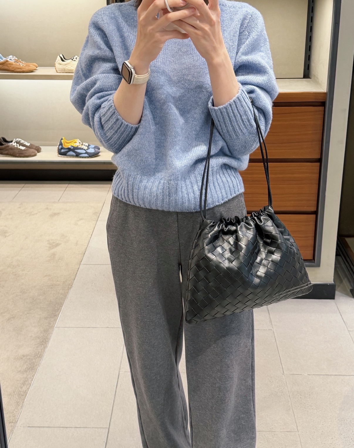 指定款式限時優惠❣️訂貨📮BV Medium Dustbag  Size 32x23cm   Color: Black