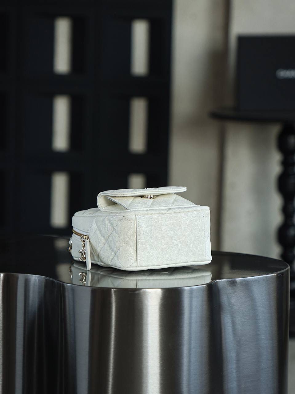 24C迷你書包鑒定版 👜 一包一碼 支持全球鑒定查驗身份證原廠專G Haas皮料過關清單資料可査詢 Chane*25C迷你雙肩背包 雖然小 但非常實用能雙肩能單肩小書包 五金：全鋼金扣 皮料：Haas中球牛皮 尺寸：18*13*9cm