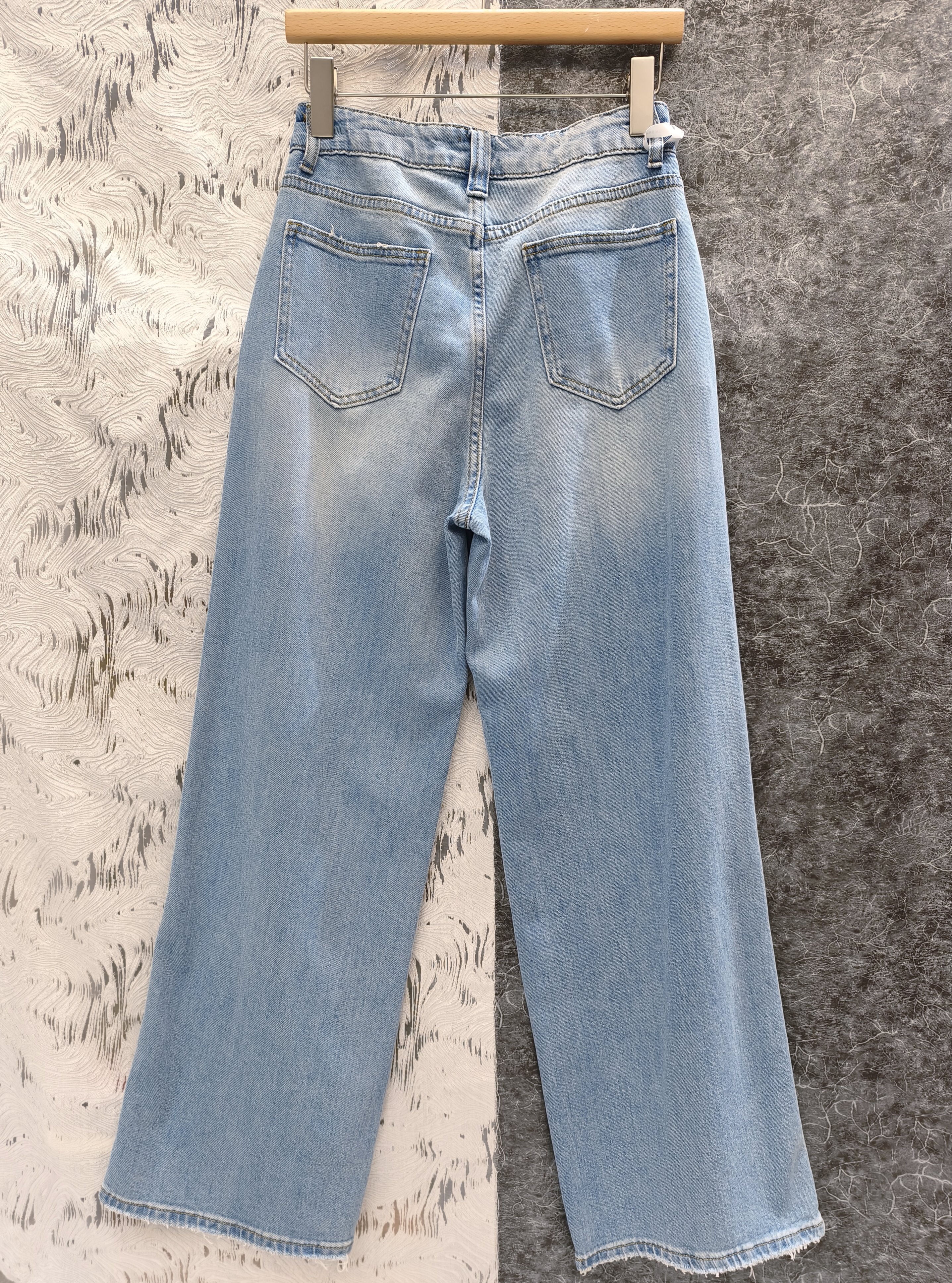 洗水直筒牛仔褲