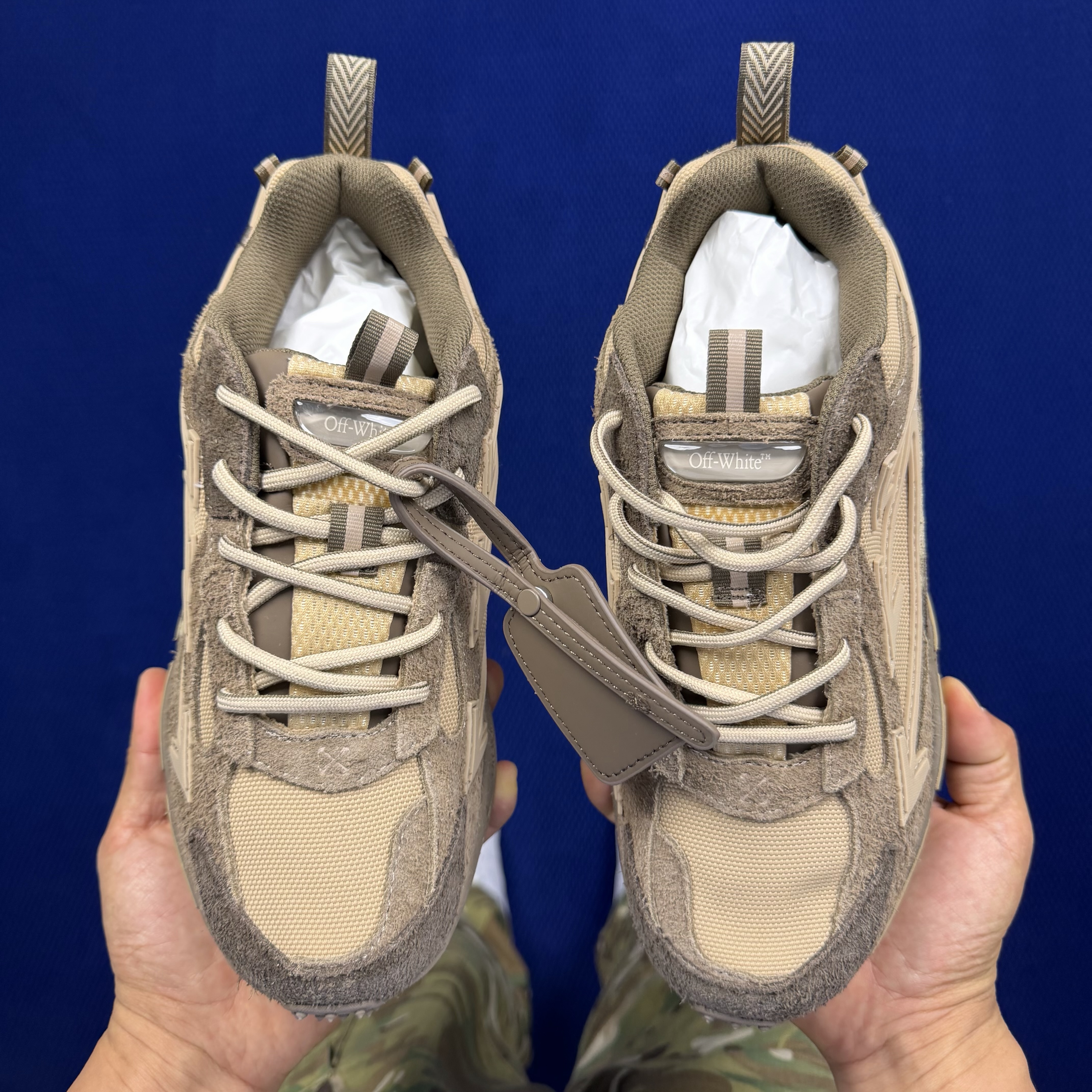 OFF-WHITE Be Right Back