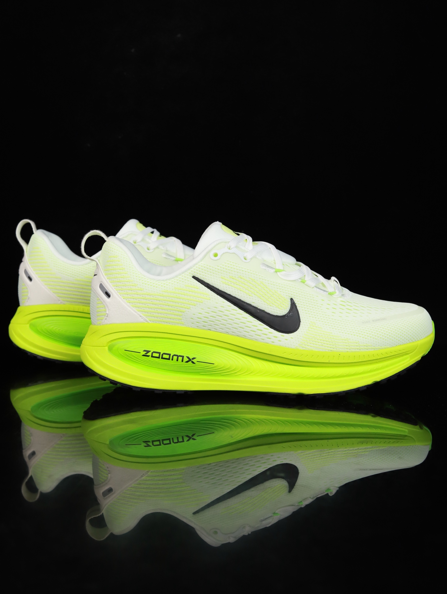 Nike Vomero 18 HM6804-102