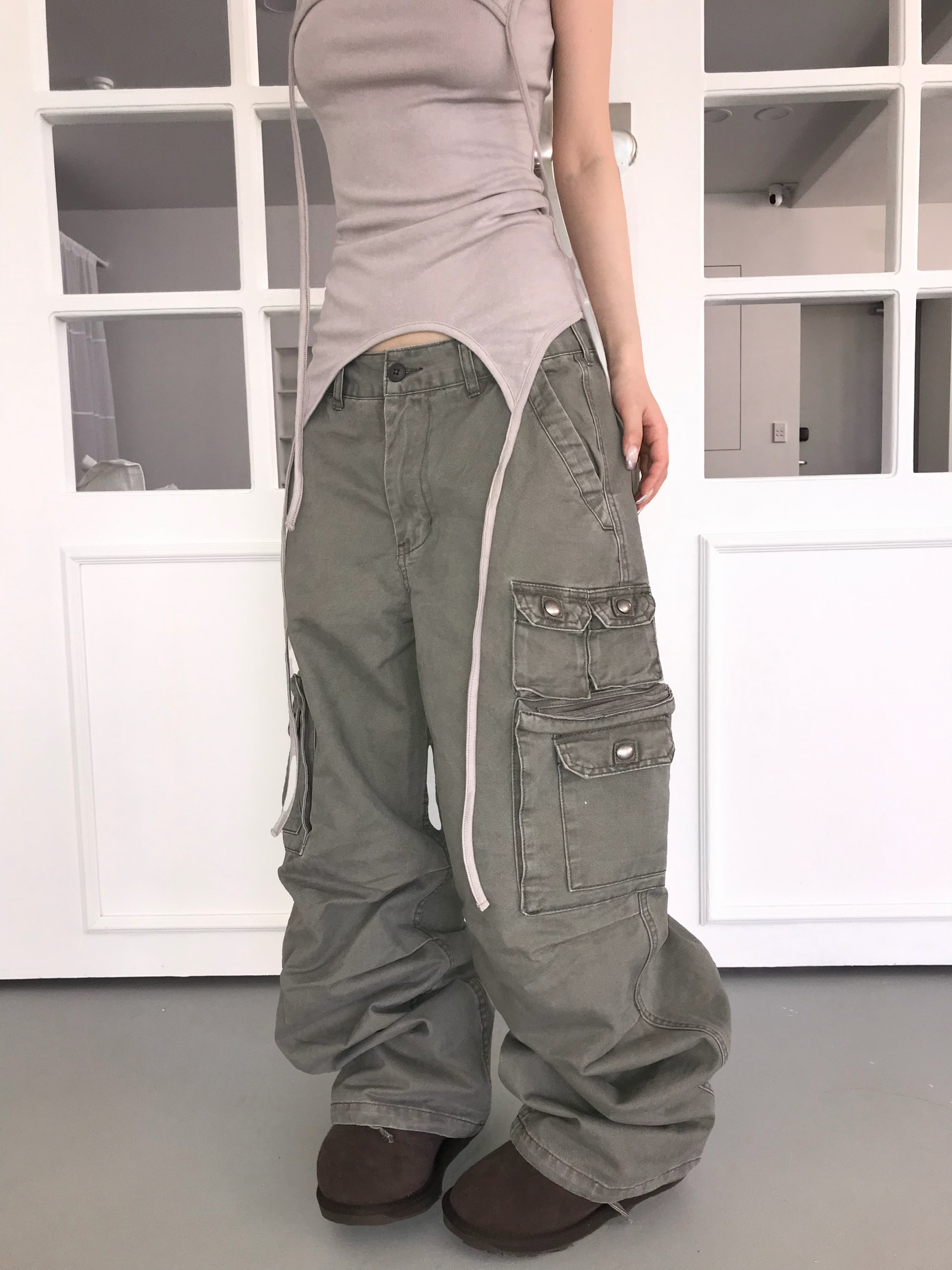 Multi-Pocket Wide-Leg Cargo Pants