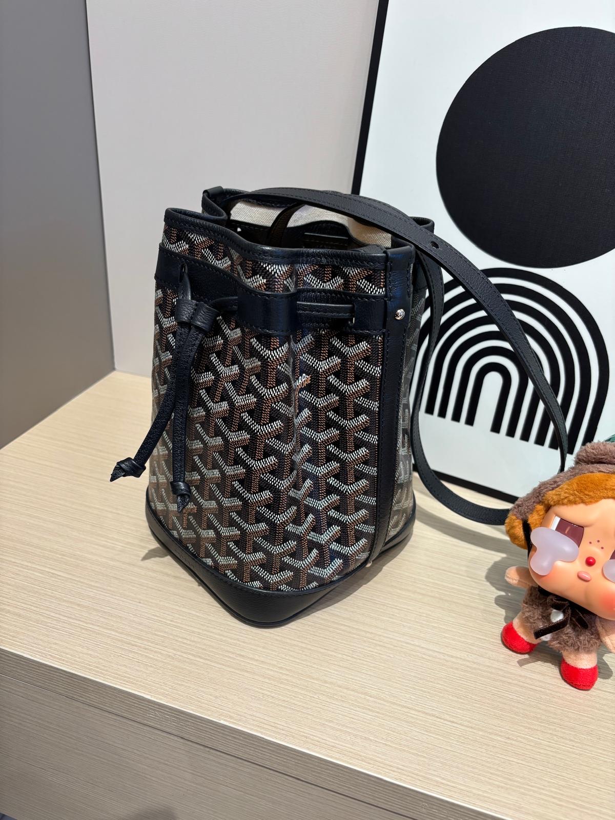 Goyard Petit flot Bucket Black 100%Authentic, 98%New ✅Dust bag