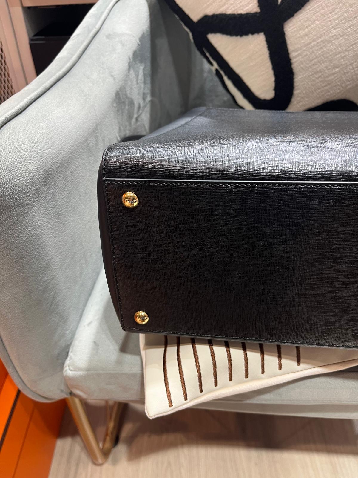 Fendi jours 2way bag 黑色牛皮金扣100%Authentic, 98%new ✅dust bag✅strap 