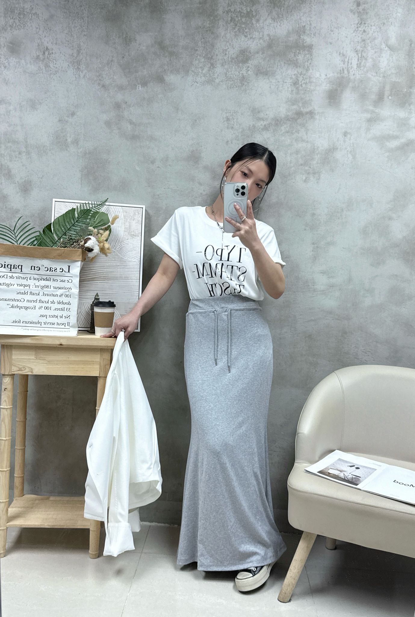 B08 褶袖英文字Tee