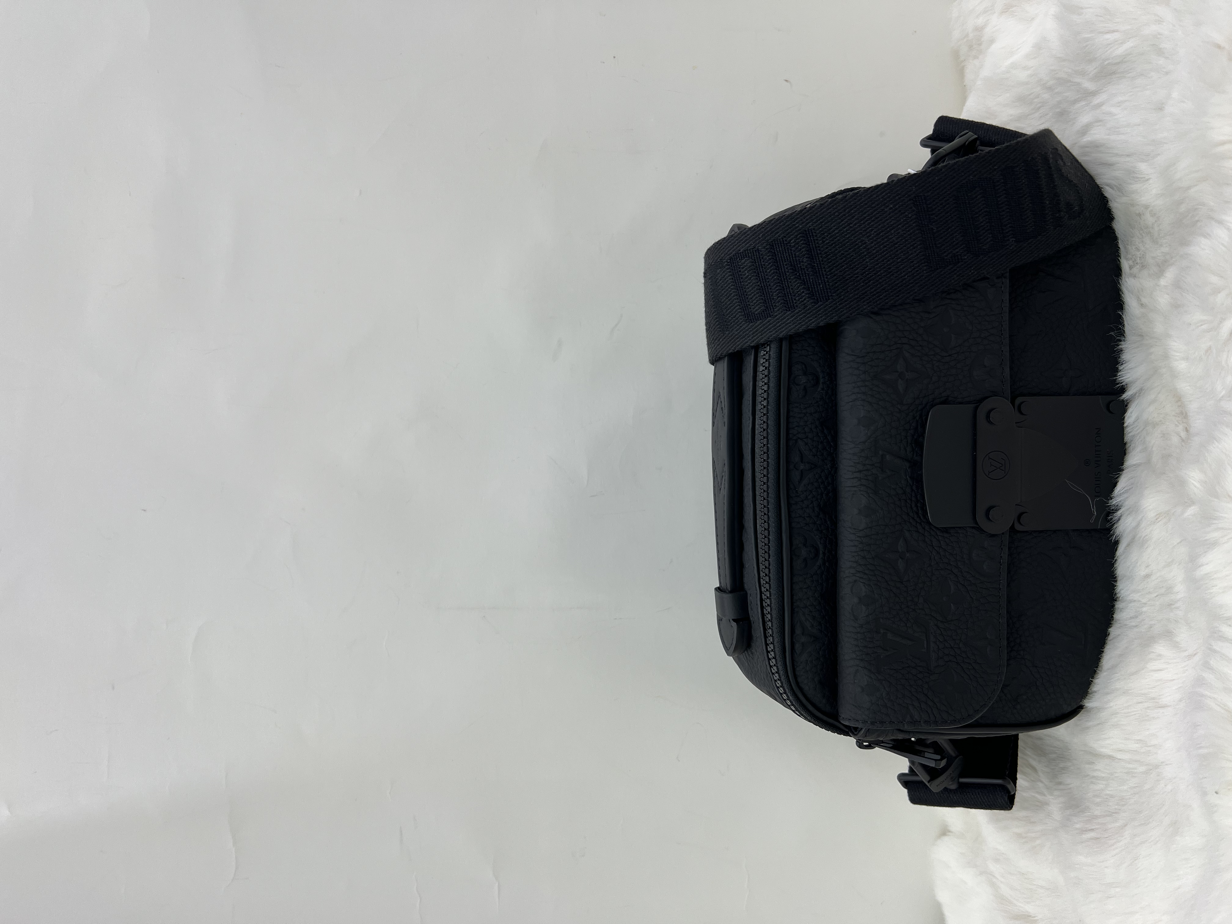 直播貨品 |  [1個-$100 2個-$300］ J21