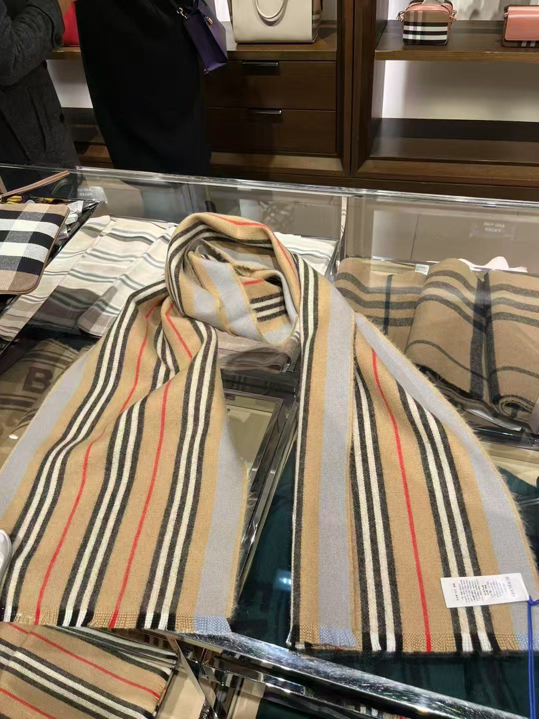 預購 Burberry🌈🌈折扣款 羊毛圍巾🧣all sale