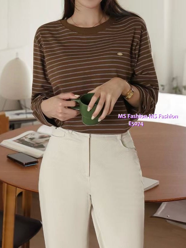 E5075 靚色小飾扣橫間top