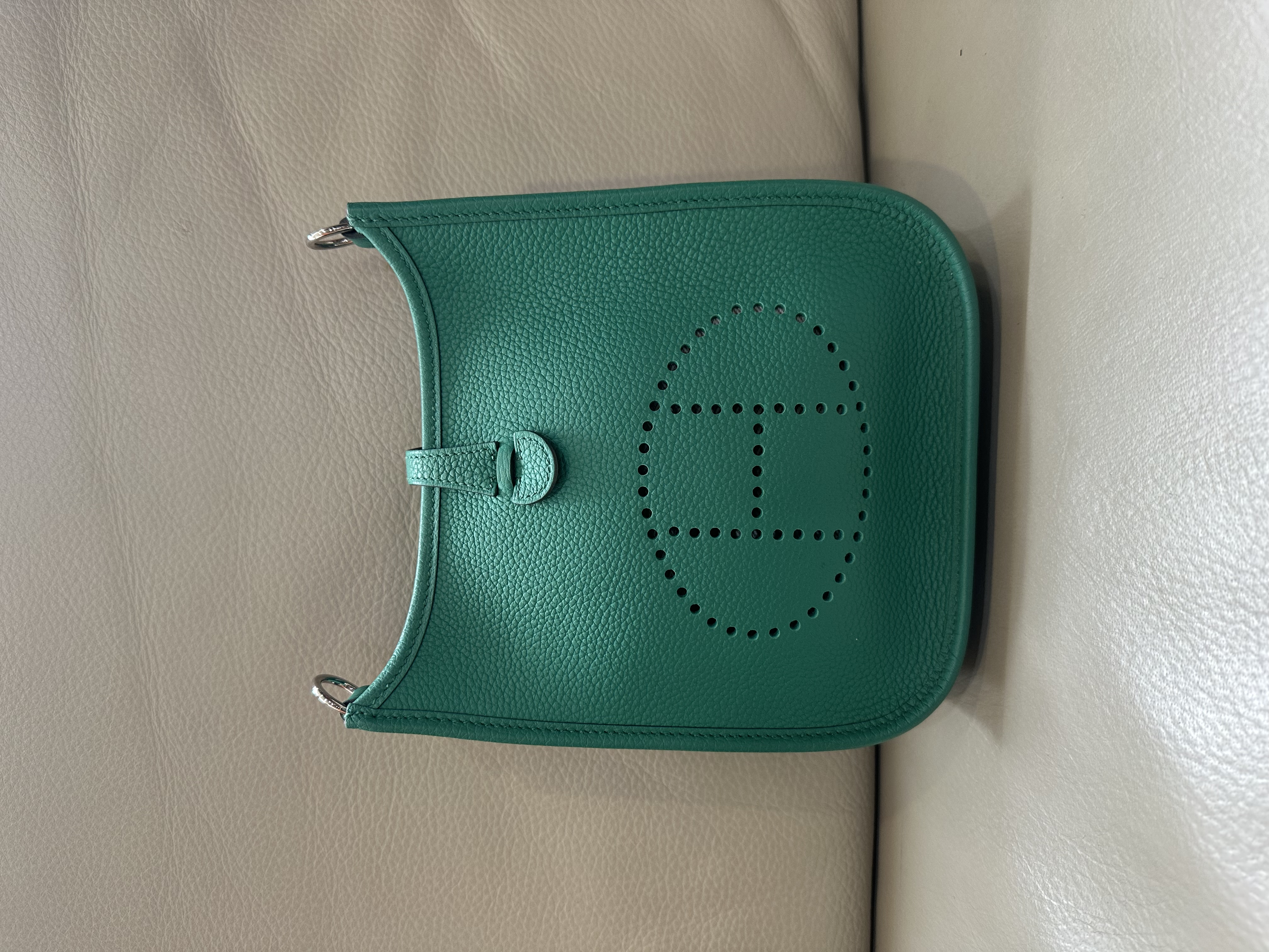Pre-Owned HERMÉS Mini Evelyne Stamp UAG011AT / Product Code: 26042424