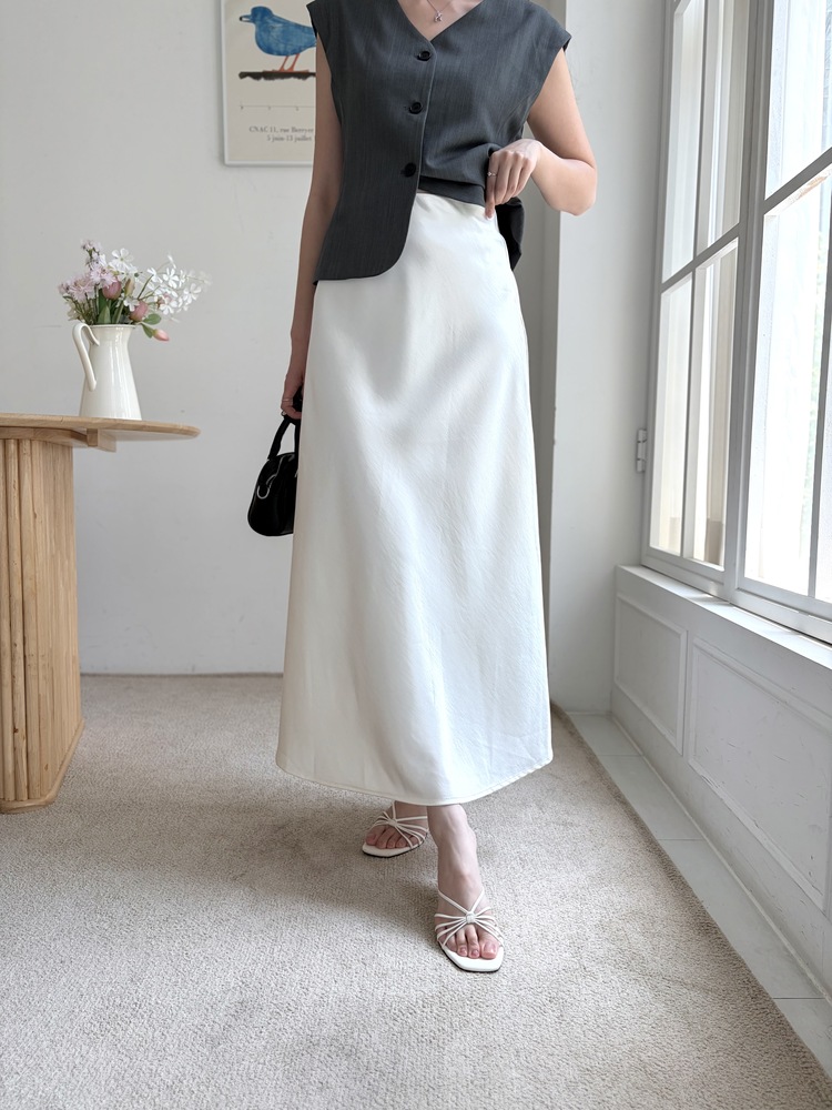 Satin Structured Skirt (Ivory)