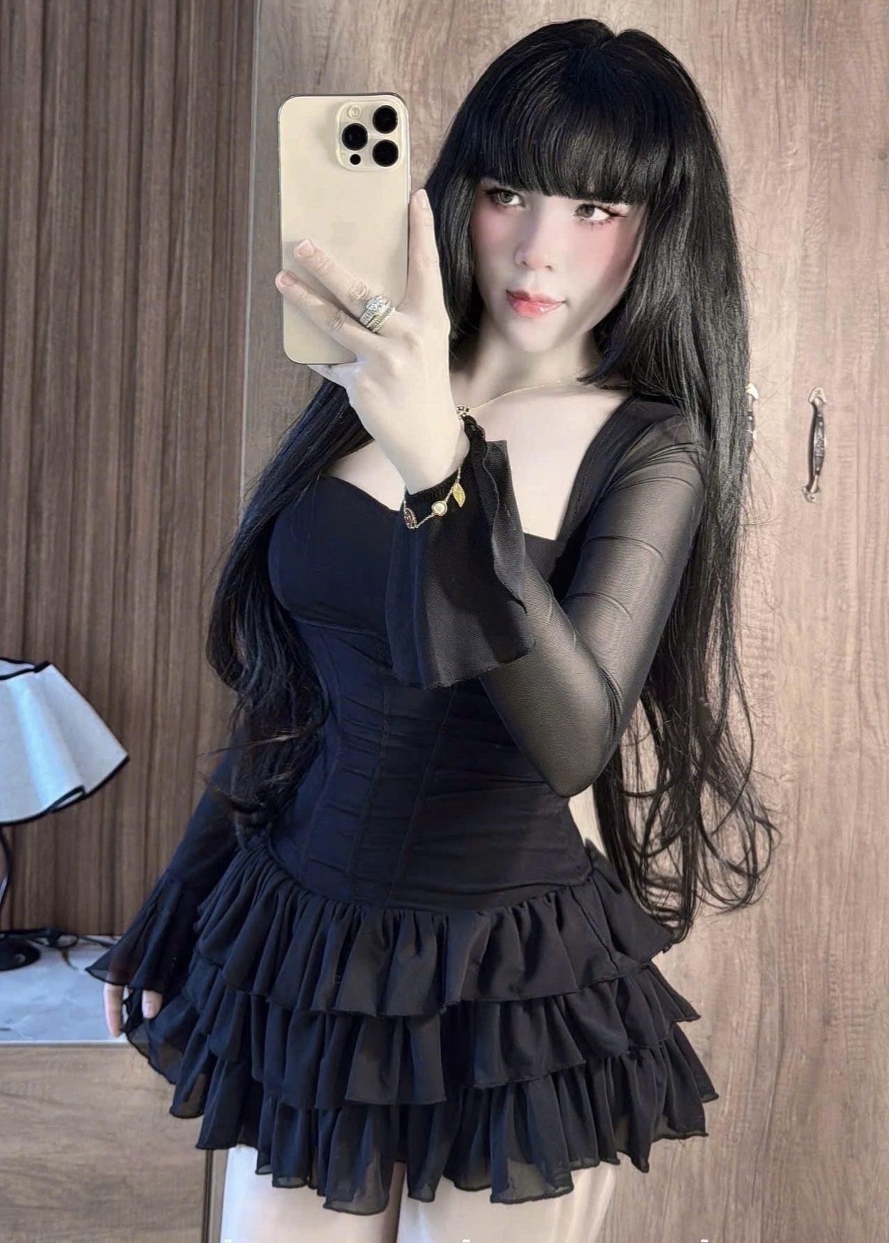 長袖荷葉邊迷你連身裙 