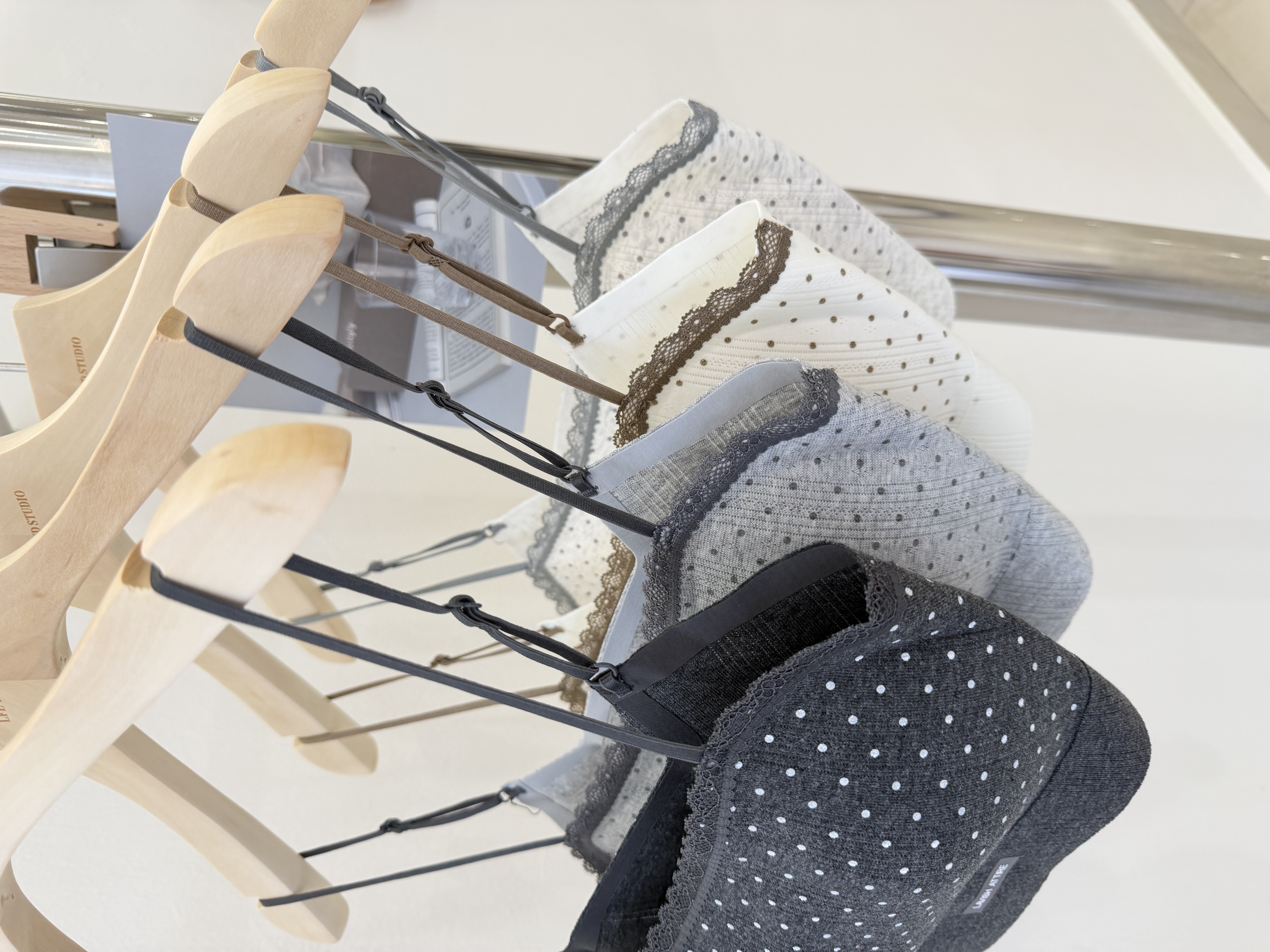 6649 韩系波点蕾丝拼接内衣