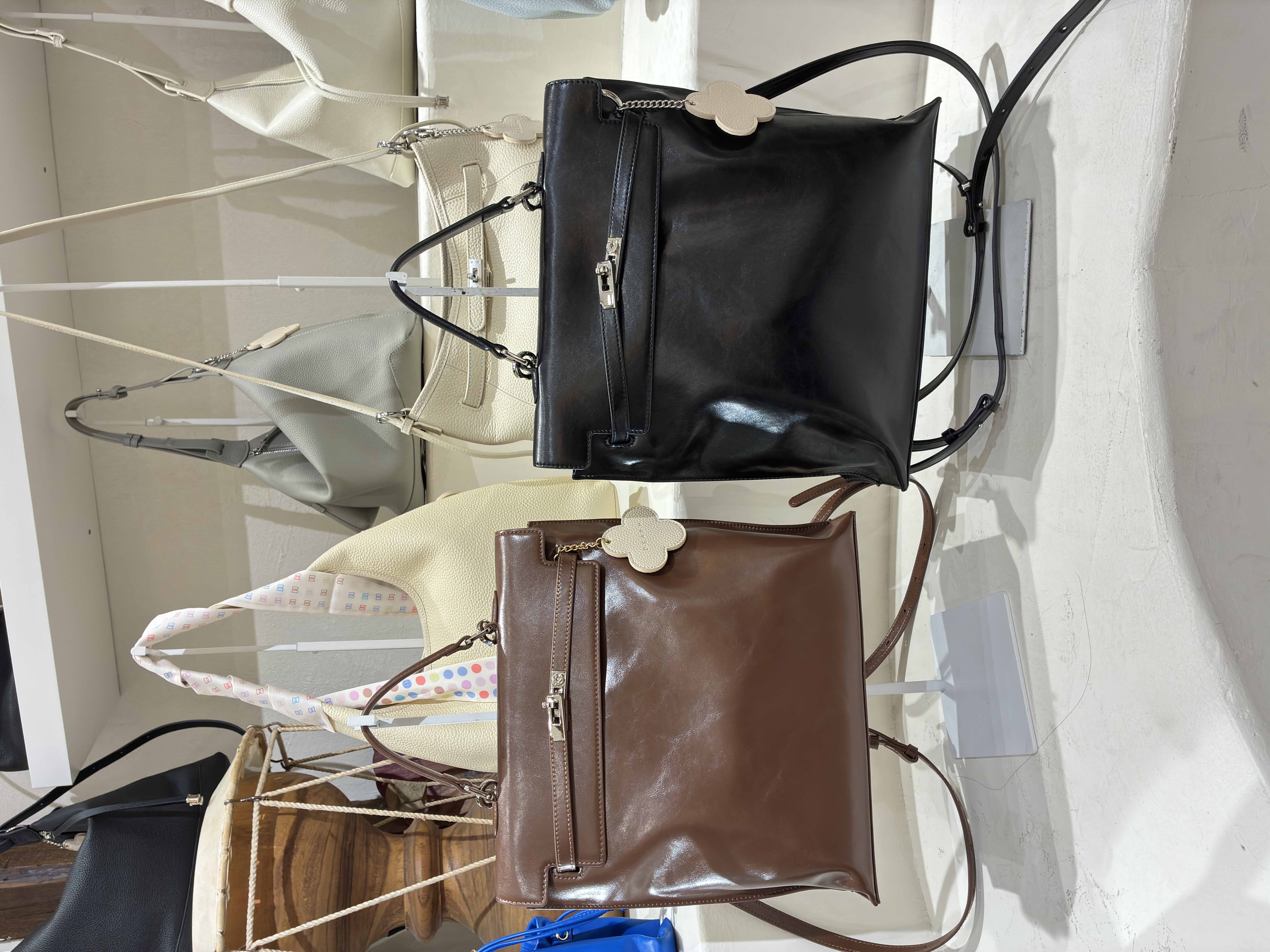 DM07_05 型格小書包 (油膩皮黑) 